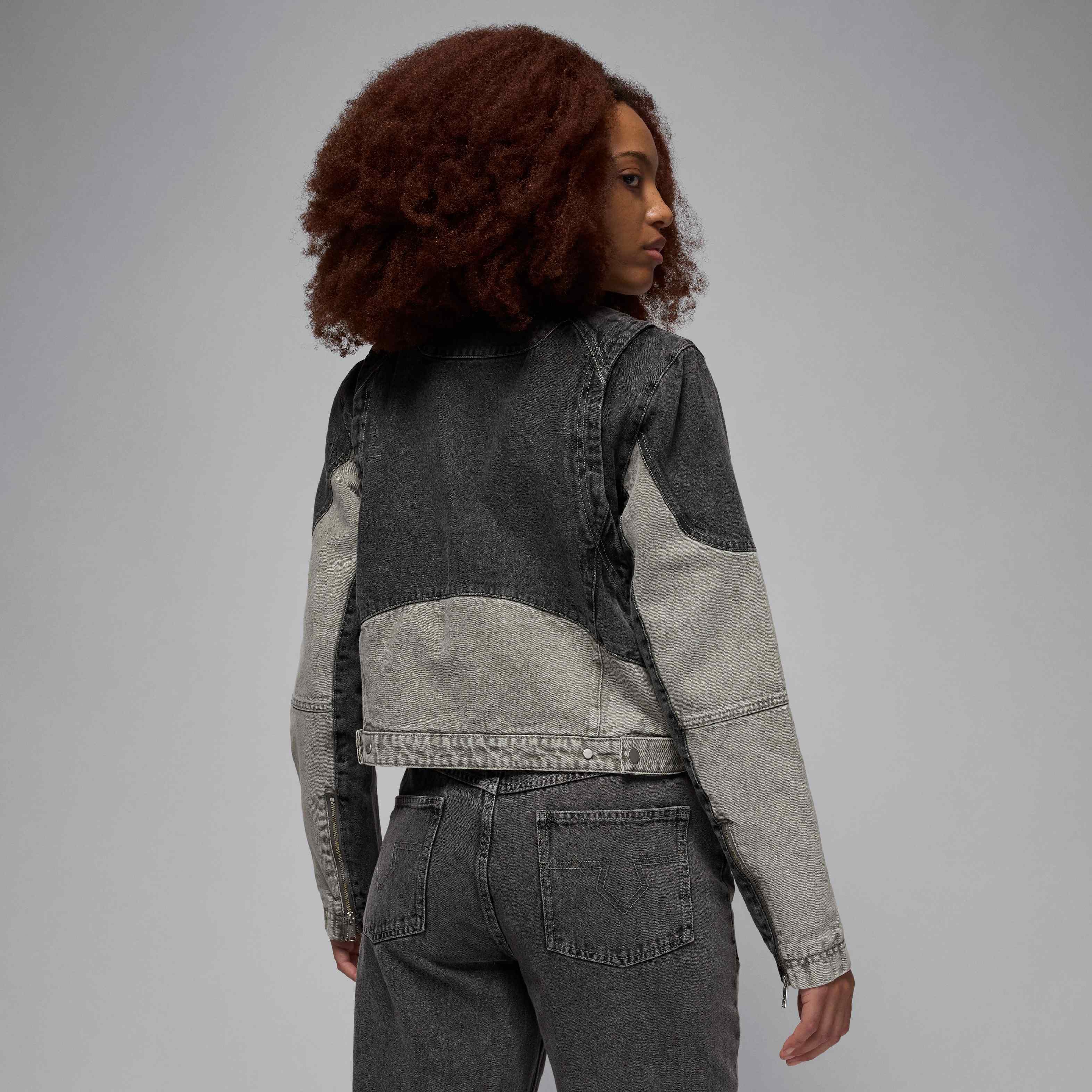 Air Jordan image number 1