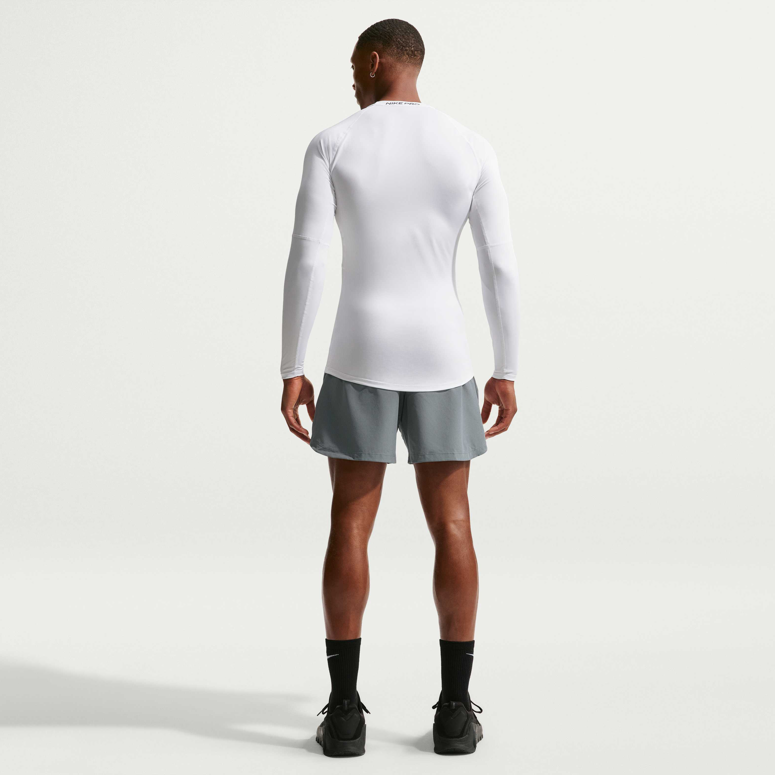 Nike Pro image number 4