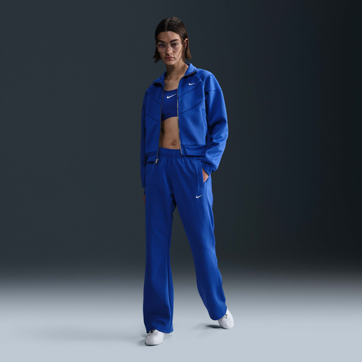 نايكي سبورتسوير ويندرانر