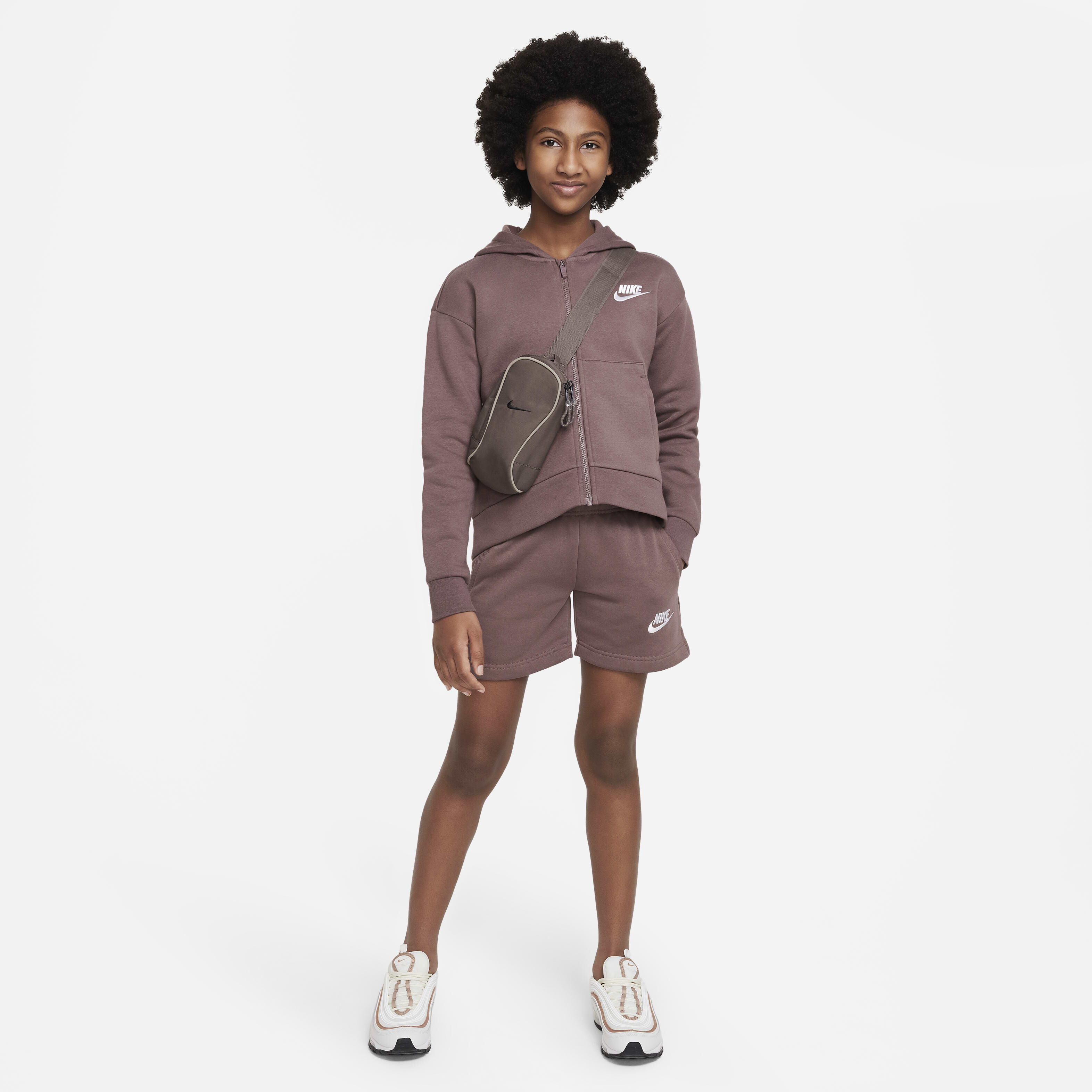 نايكي سبورتسوير كلوب فليس image number 4