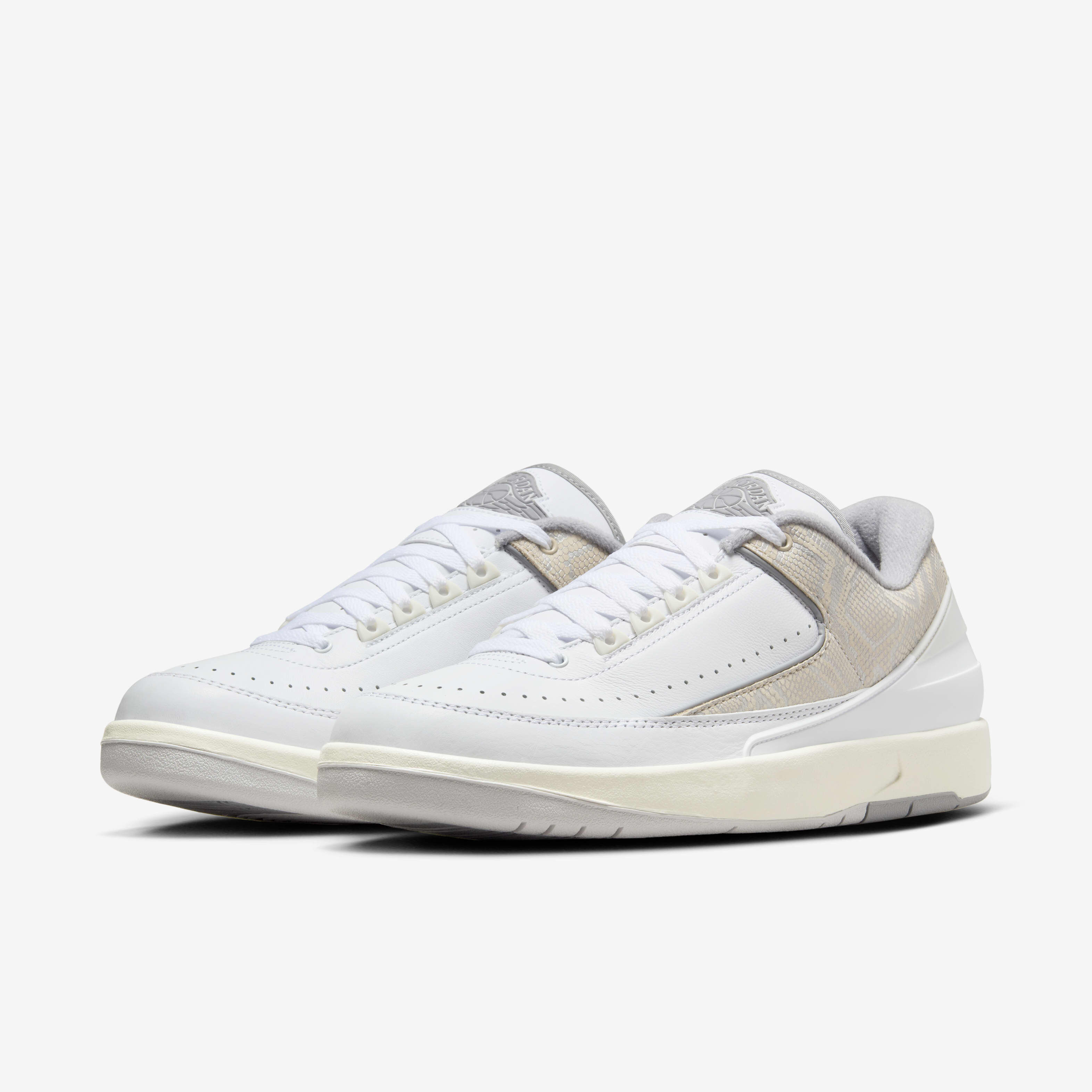Air Jordan 2 Retro Low image number 4