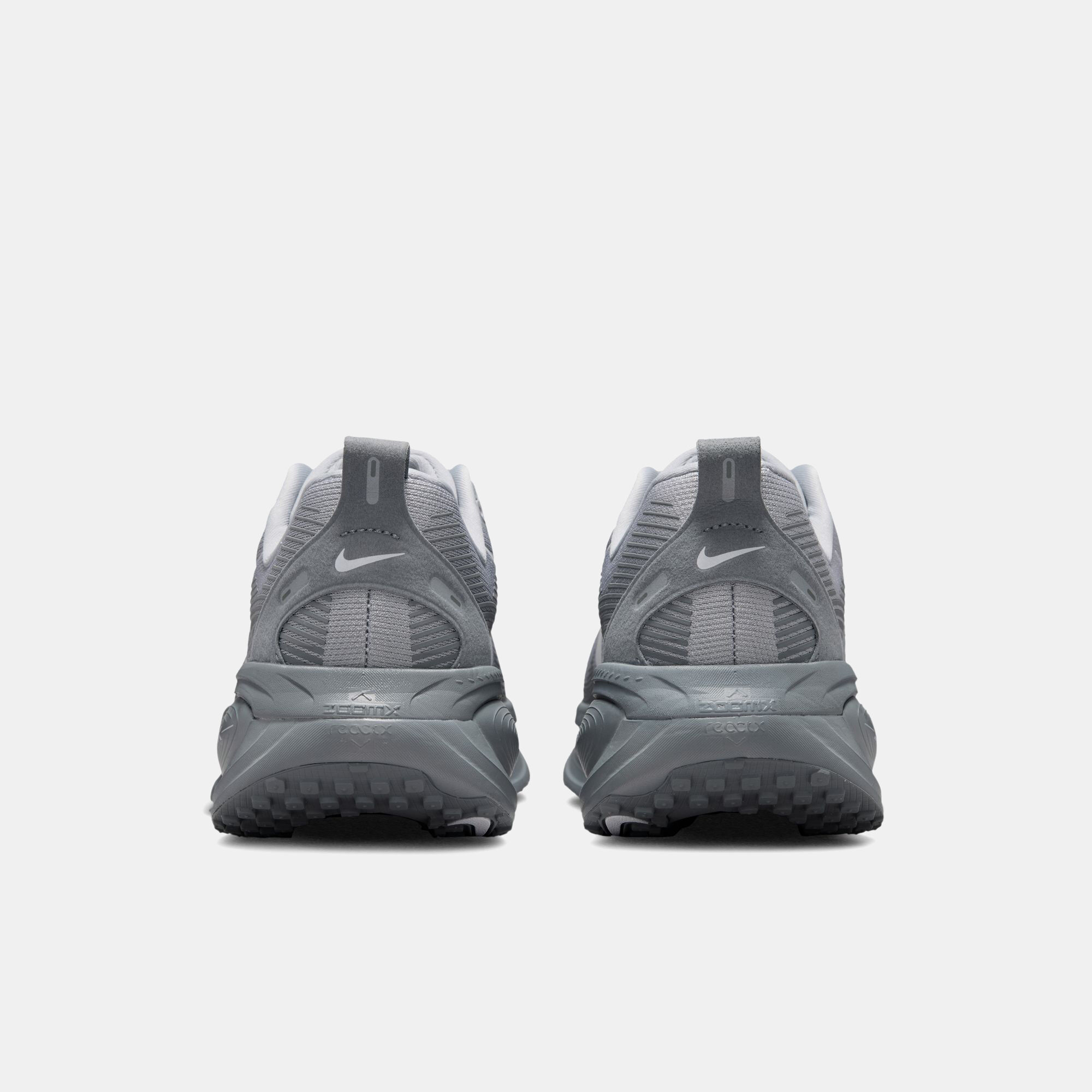 Nike Vomero 18 image number 1