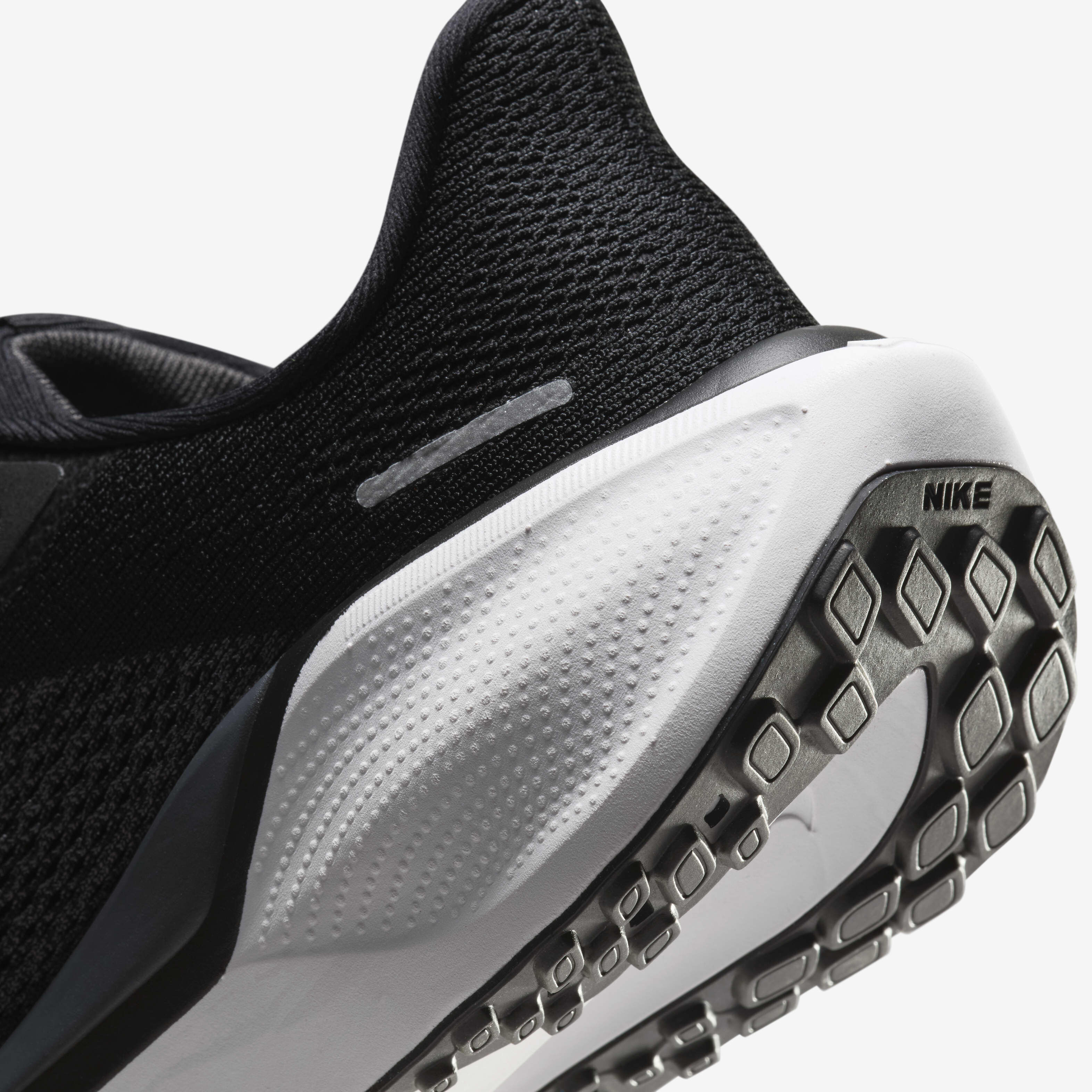 Nike pegasus 35 vs nike odyssey react store