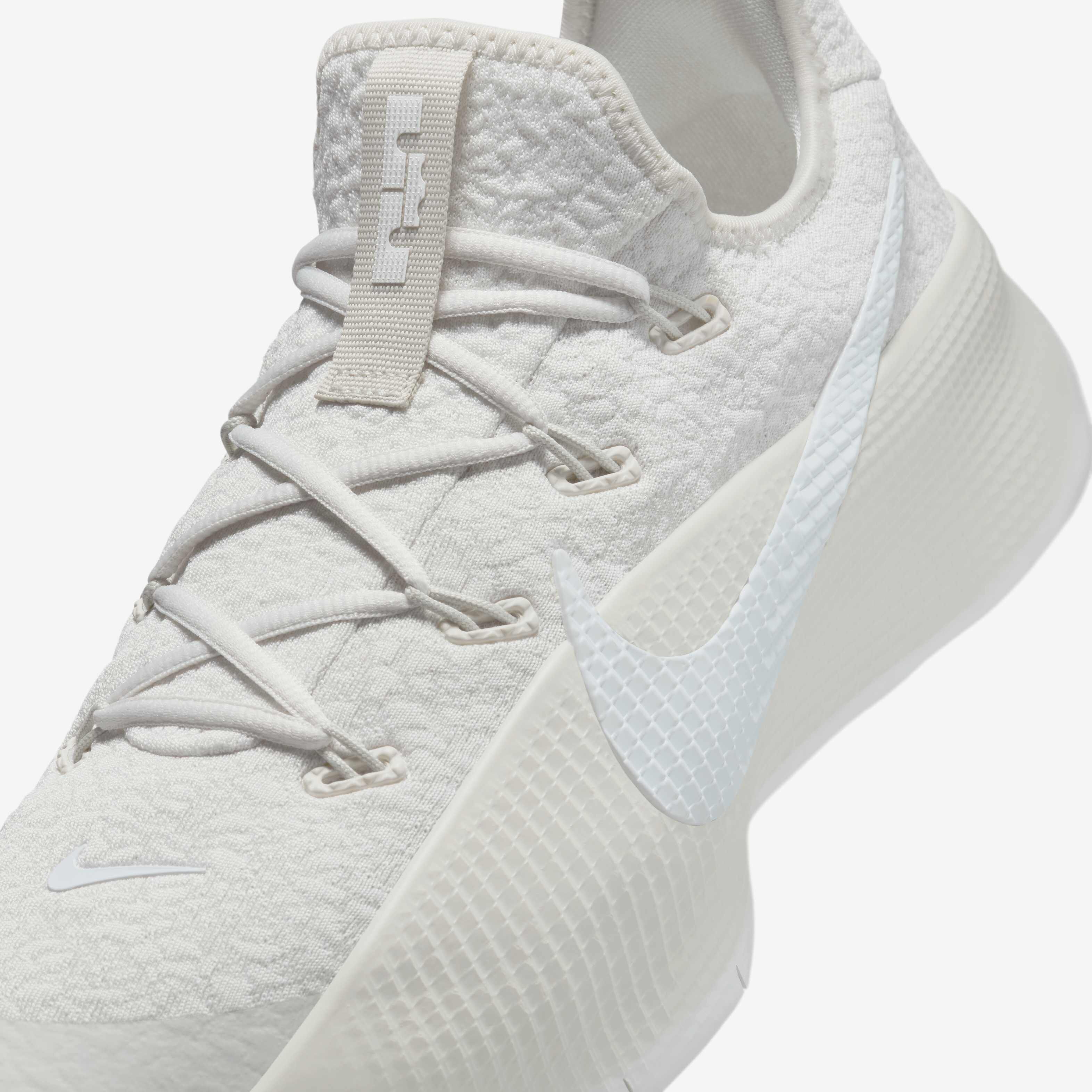 ليبرون تي ار 1 image number 6