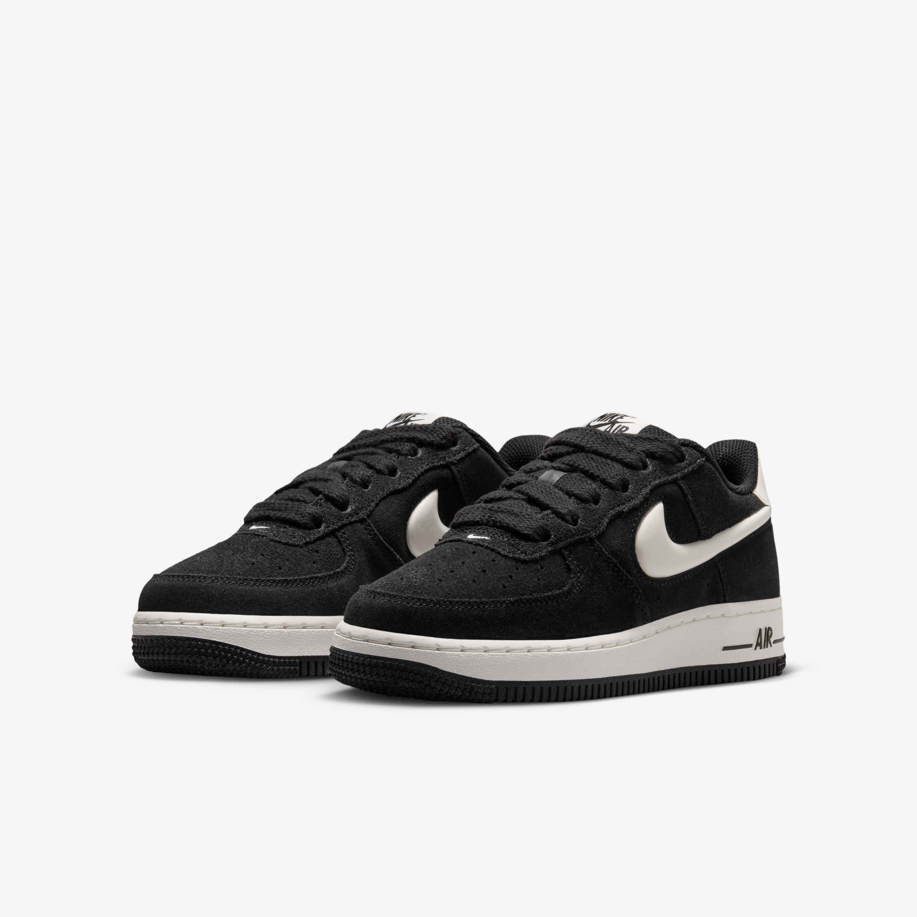 Nike Air Force 1 LV8 image number 4