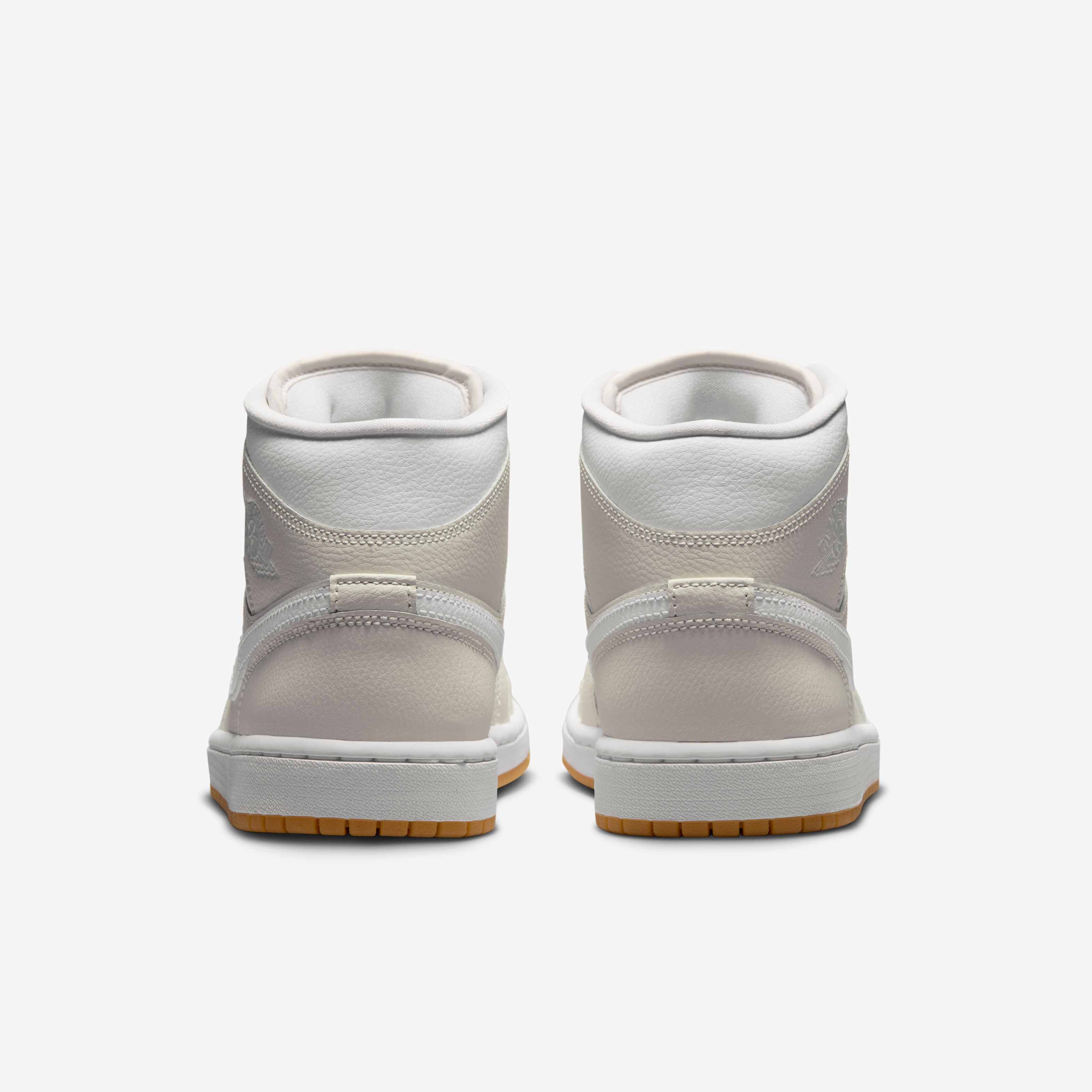 Air Jordan 1 Mid Shoes image number 5