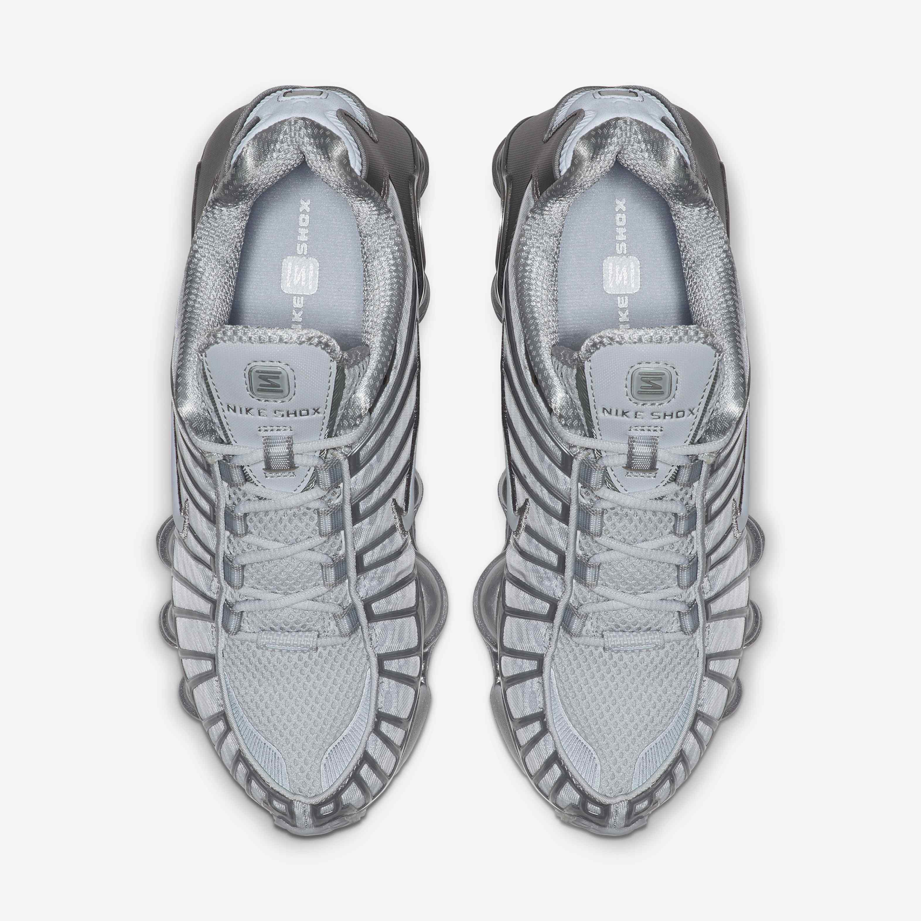 靴 NIKE W SHOX TL PURE PLATINUM/CHROME 24cm NIKE W SHOX TL PURE PLATINUM/CHROME （ナイキ ウィメンズ