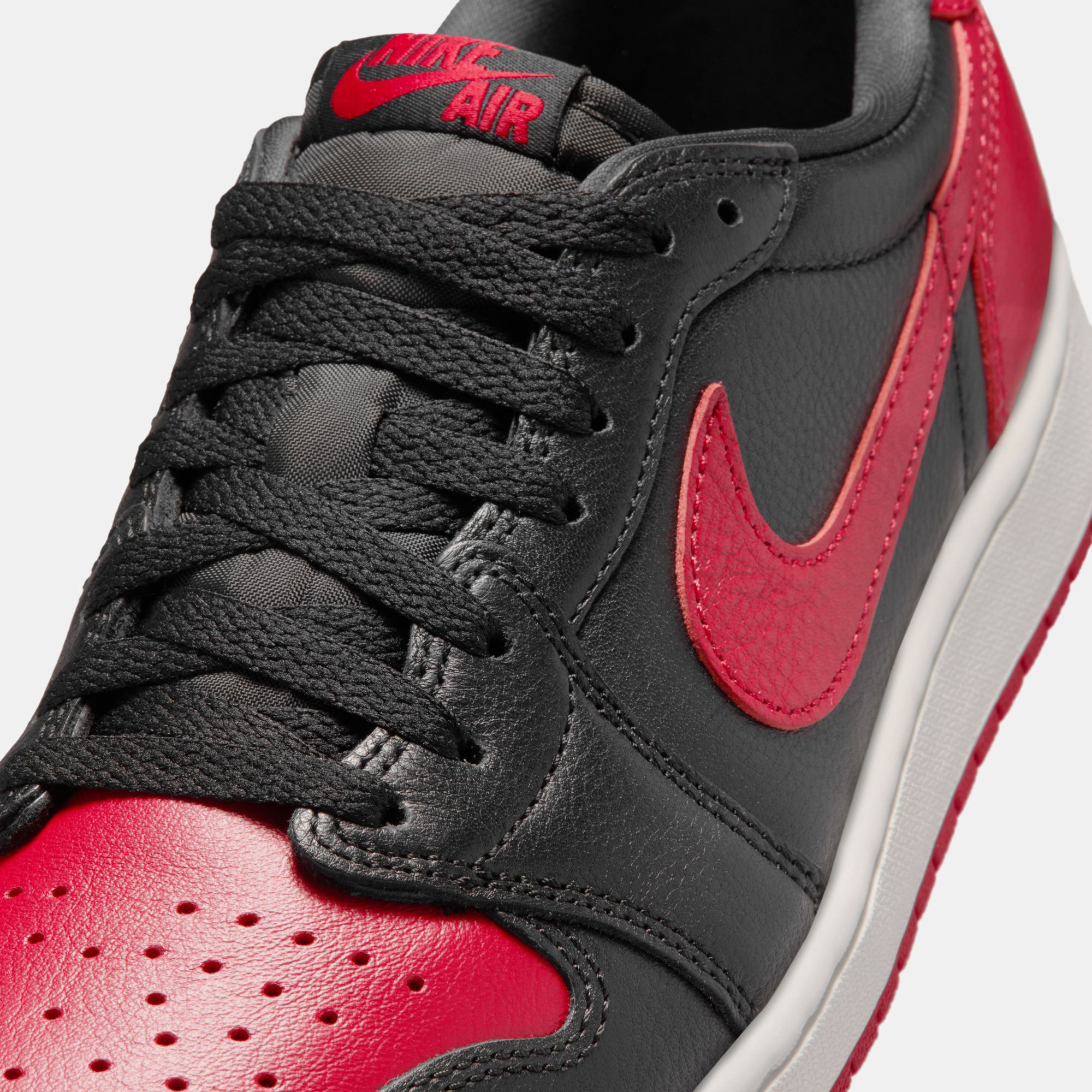 Air Jordan 1 Retro Low OG "Banned" image number 9