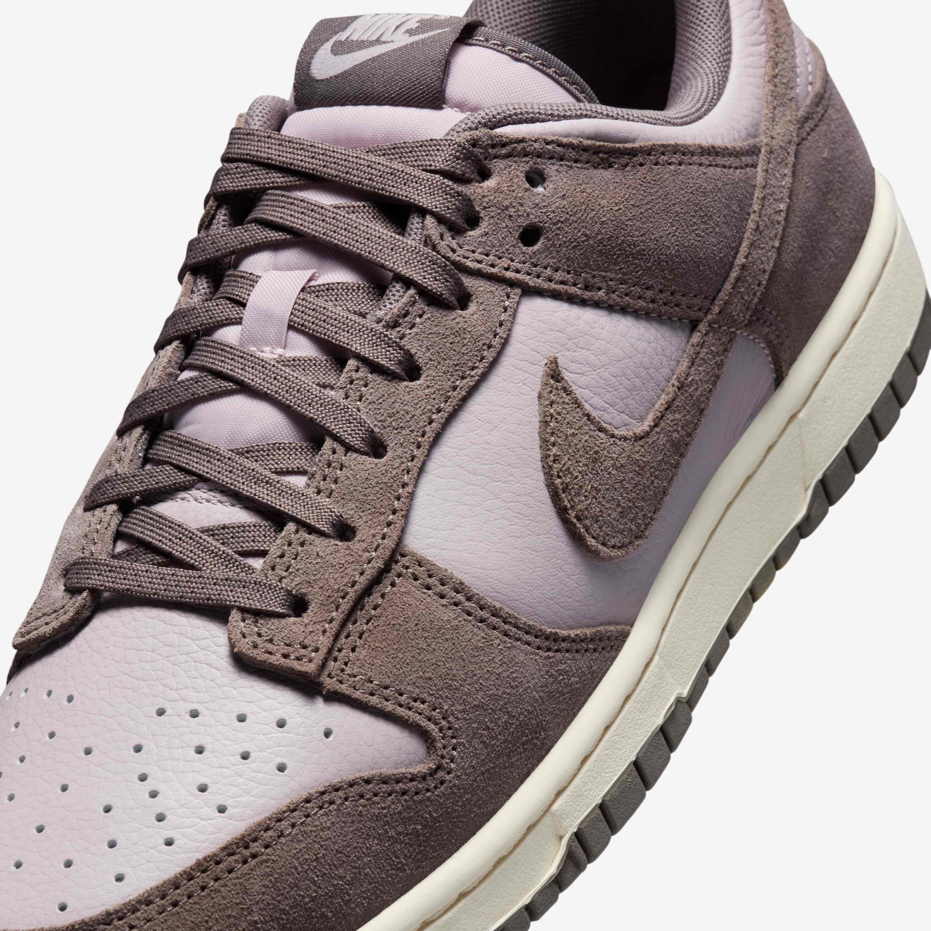 Nike Dunk Low Retro SE Leather/Suede image number 6