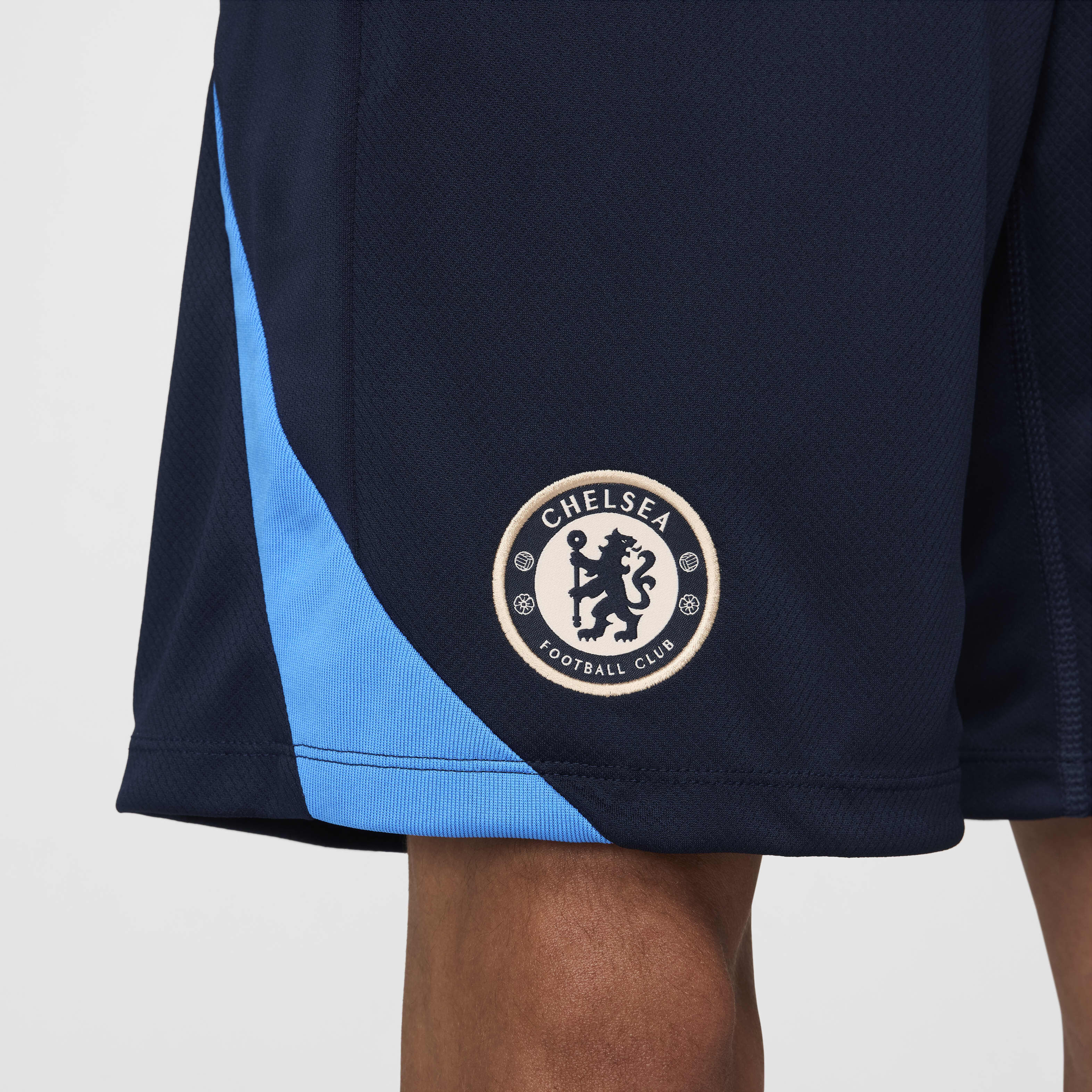 Chelsea F.C. Strike image number 5