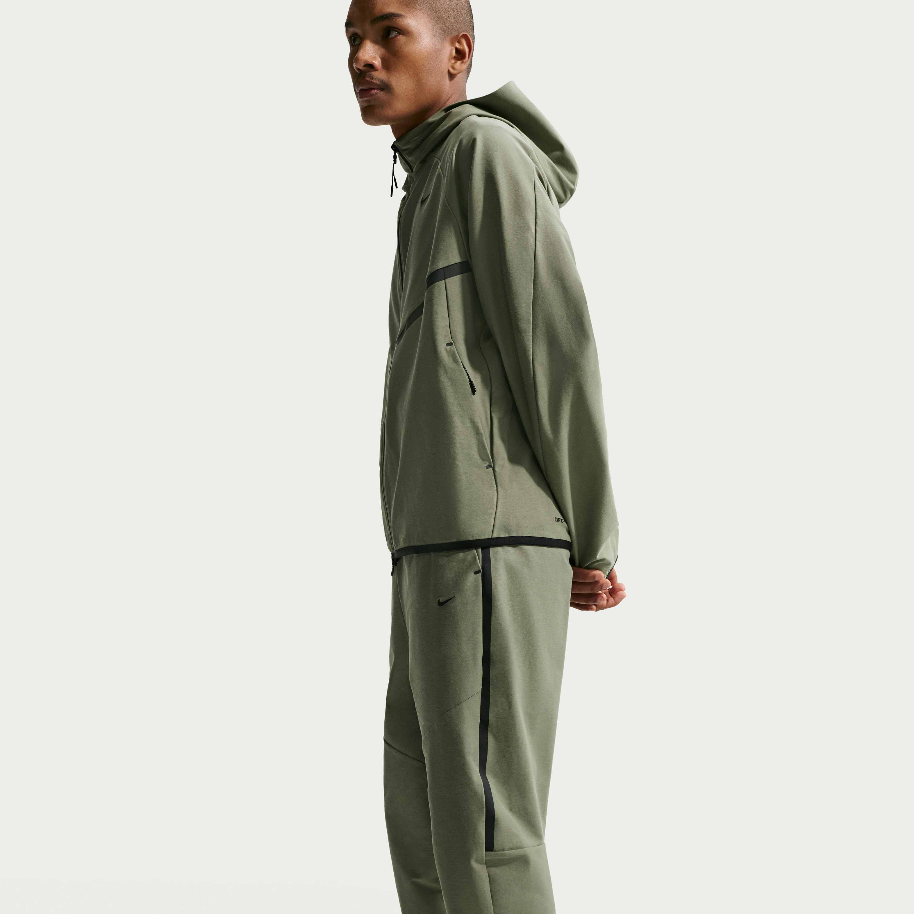 نايكي تك image number 3