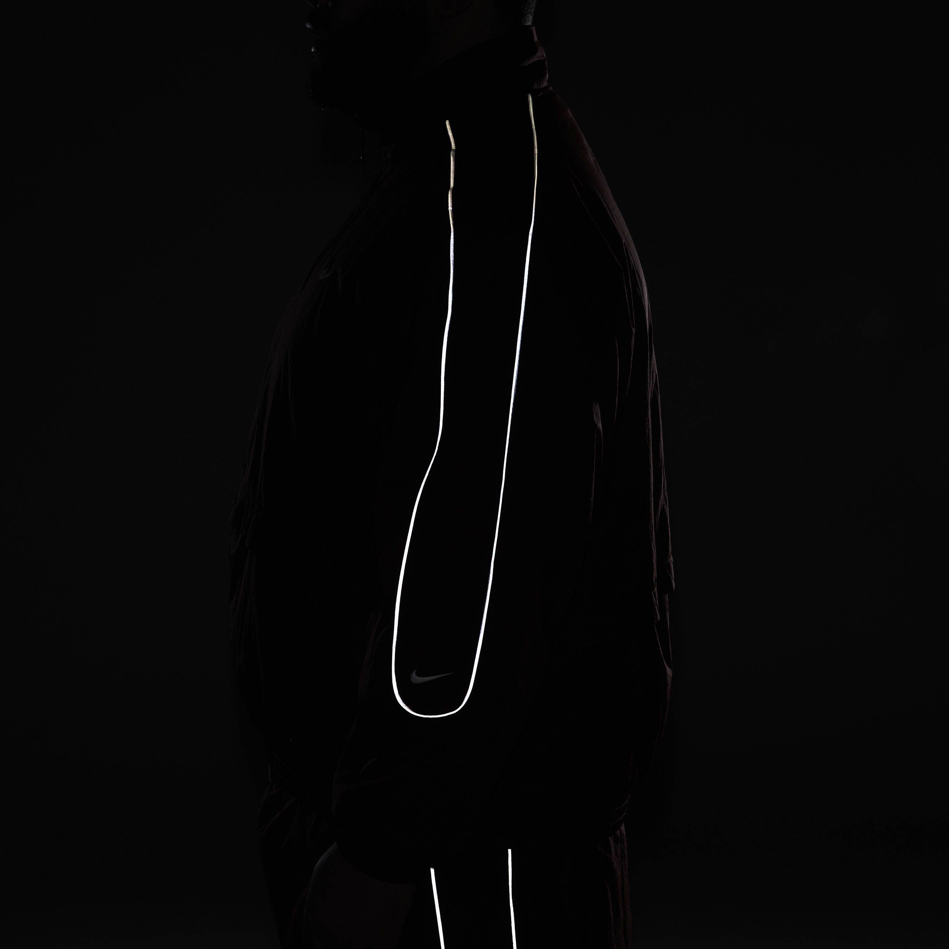 Nike Sportswear Solo Swoosh image number 18