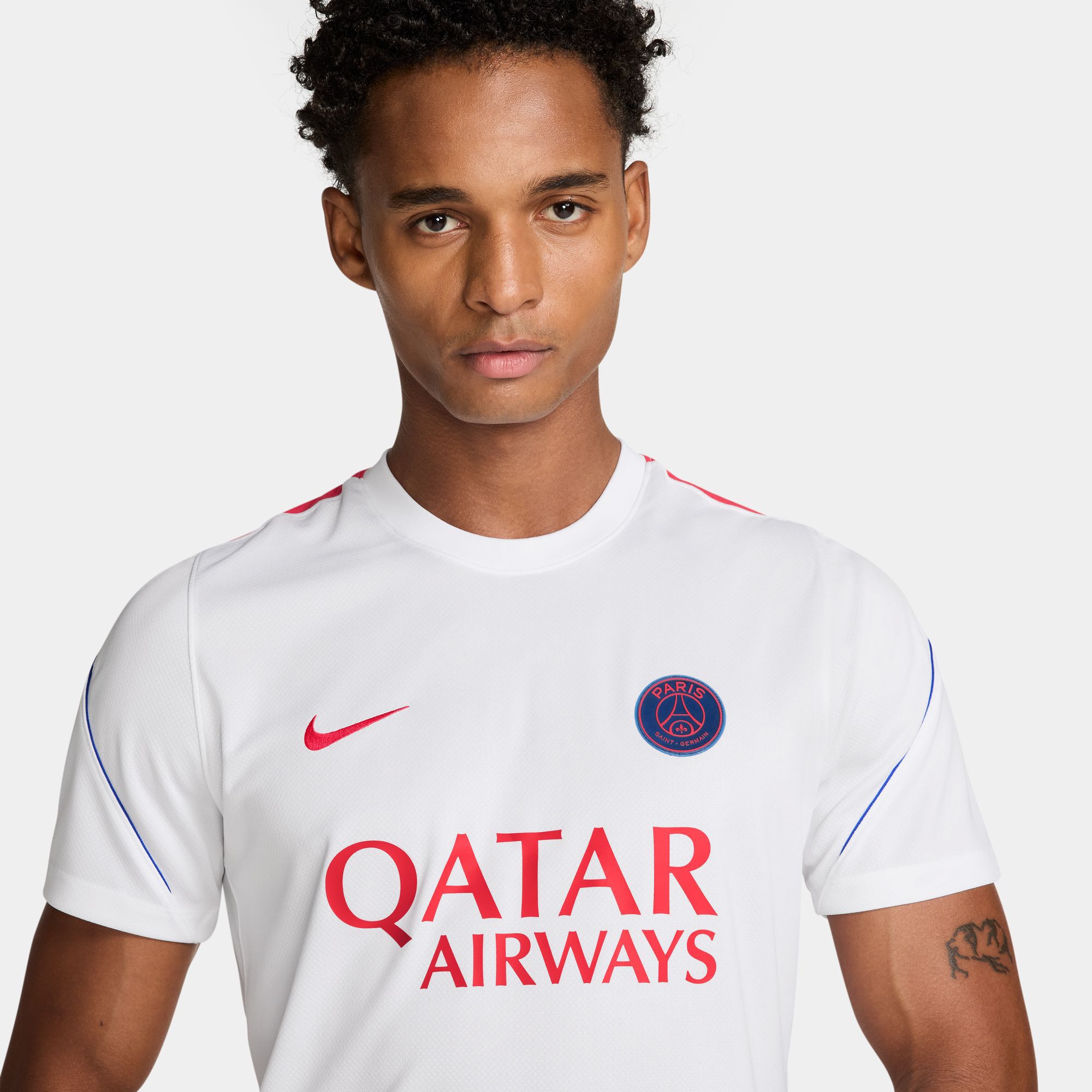 Paris Saint-Germain Strike image number 2