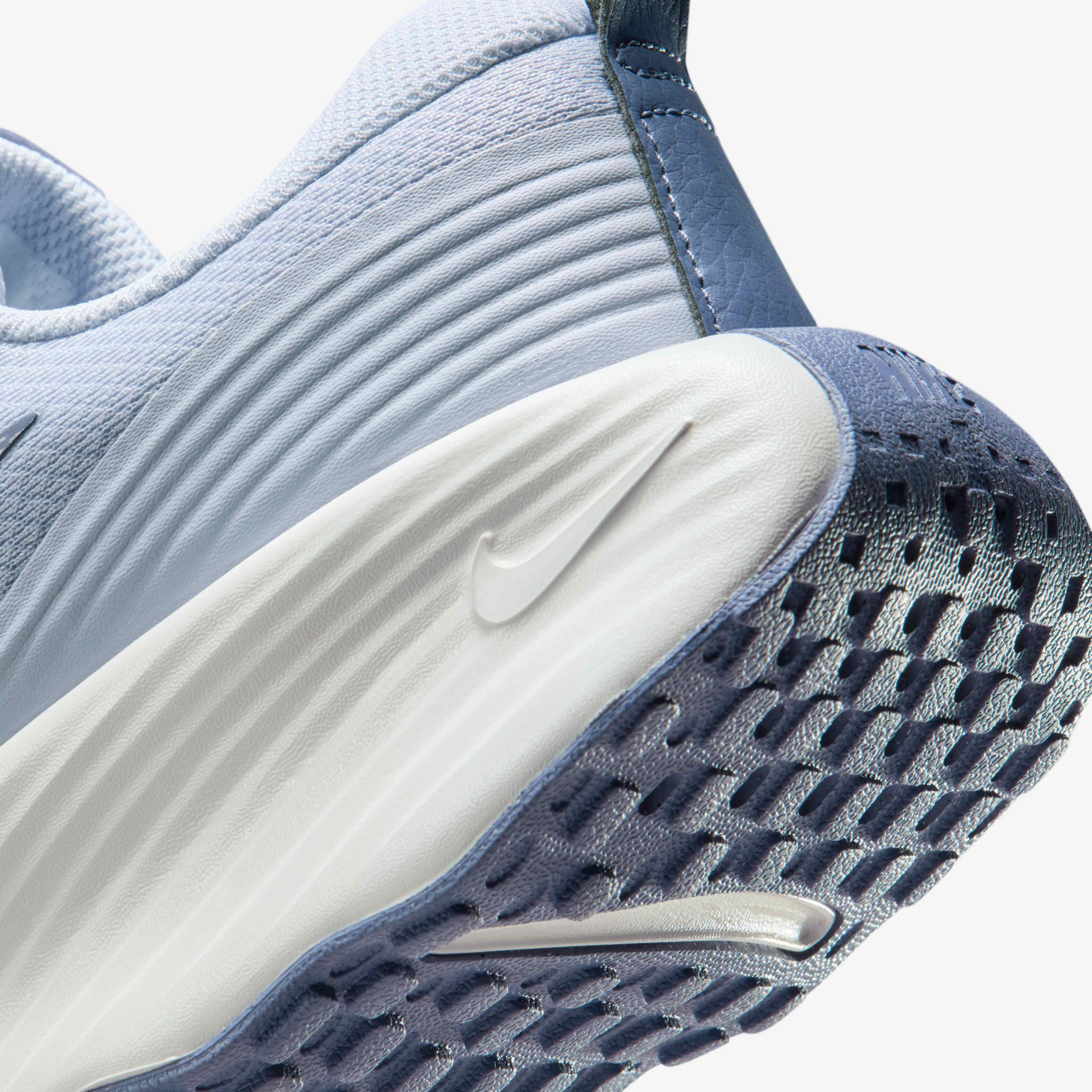 نايكي برومينا image number 7