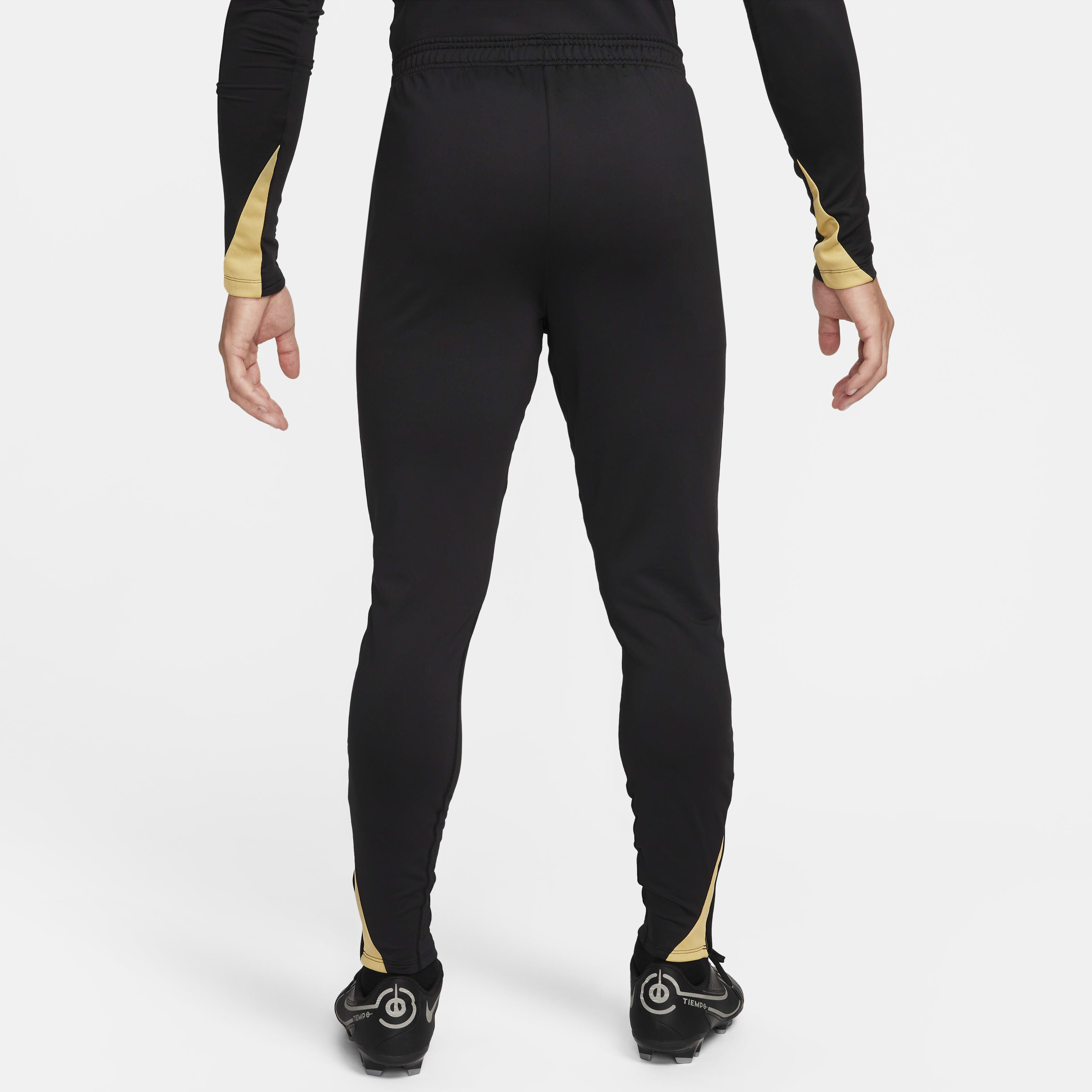 Nike Strike image number 1