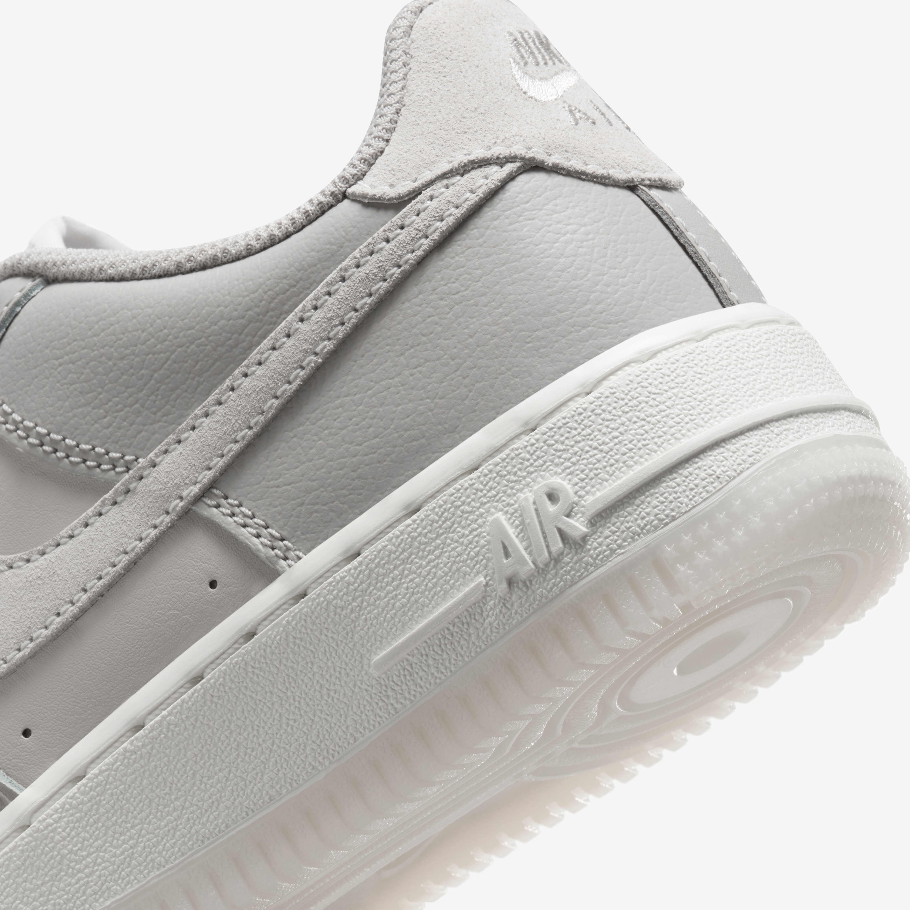 Nike Air Force 1 LV8 5 image number 7