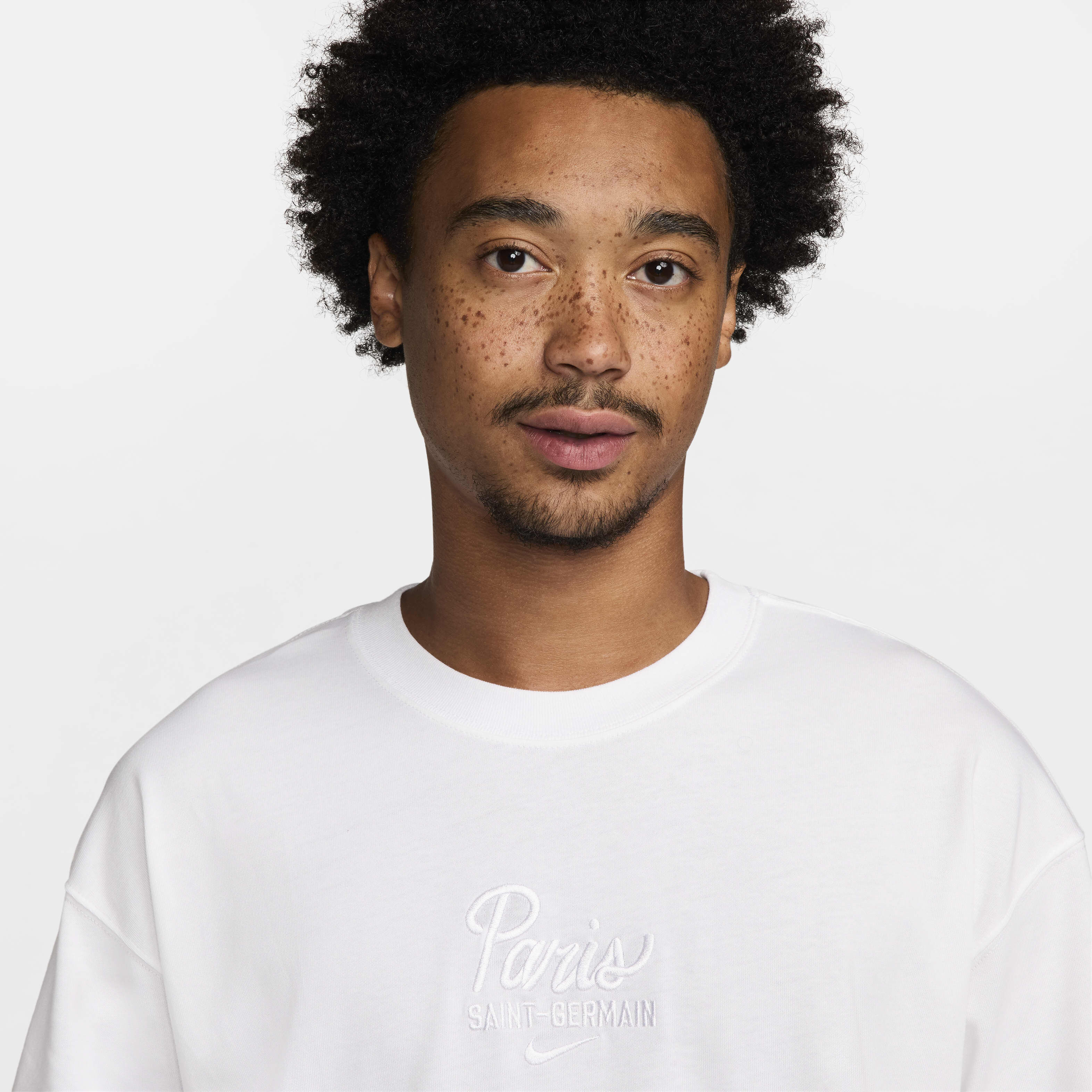 باريس سان جيرمان بريميوم ايسنشالز image number 2