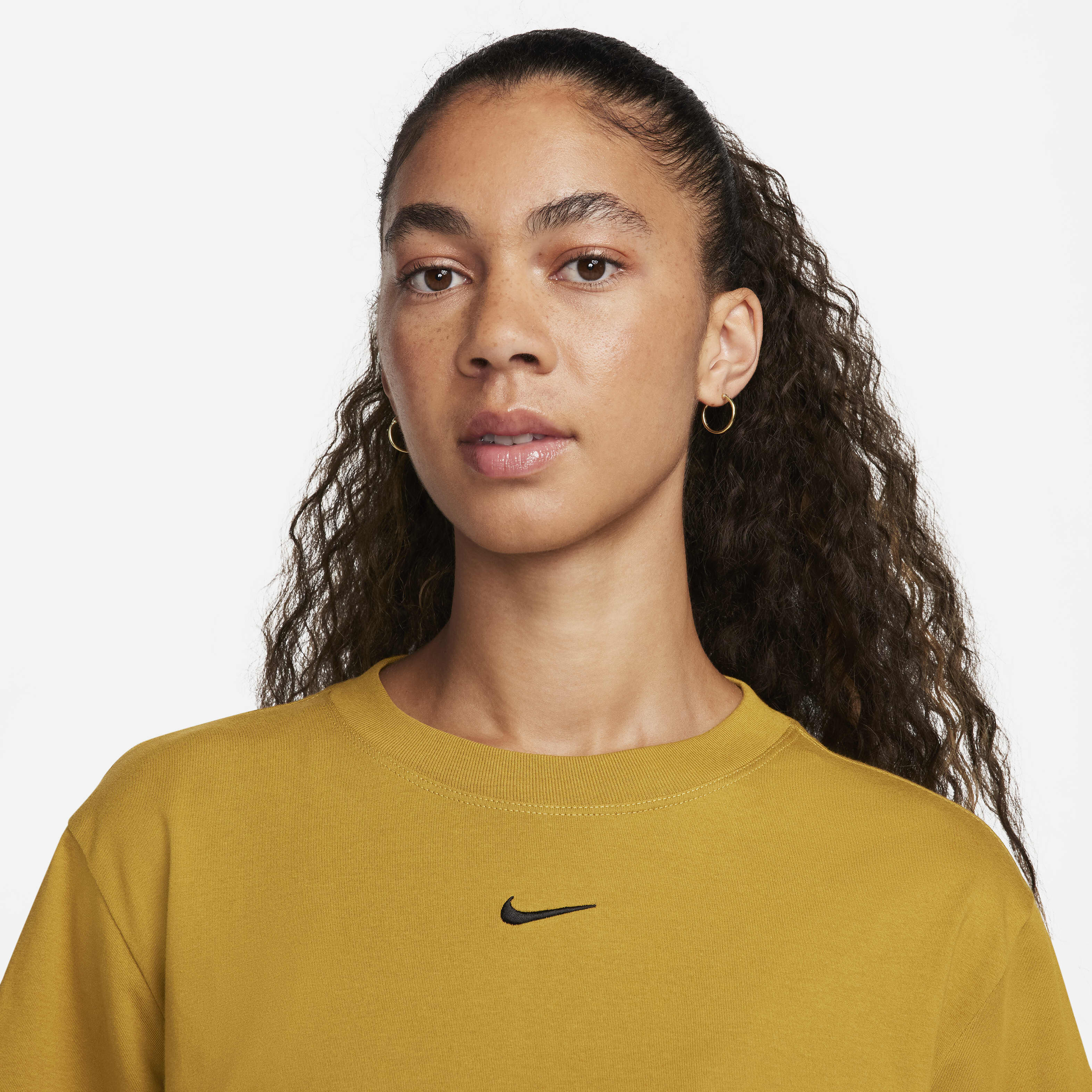 Nike Sportswear Essential image number 2