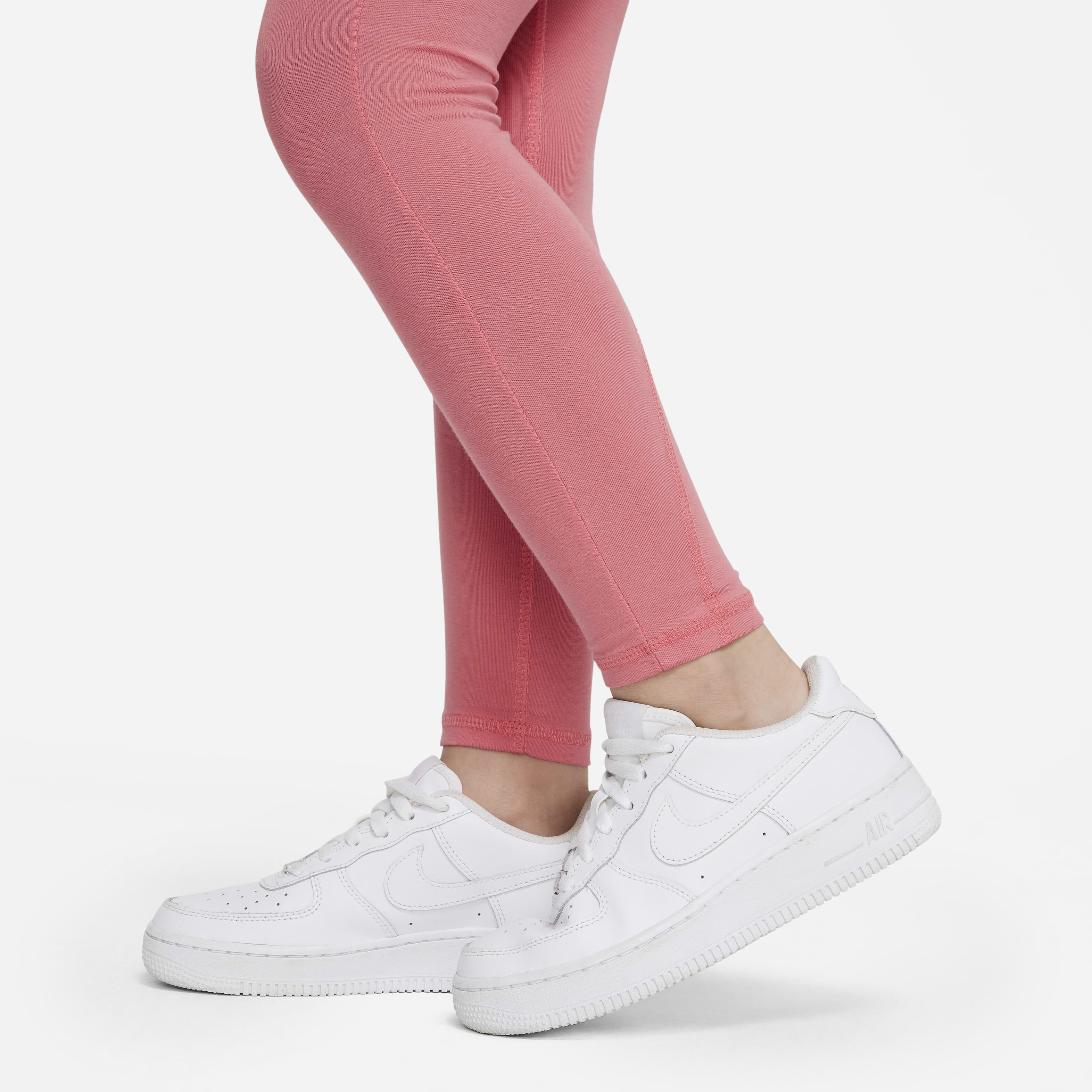 Nike Sportswear Favourites image number 3