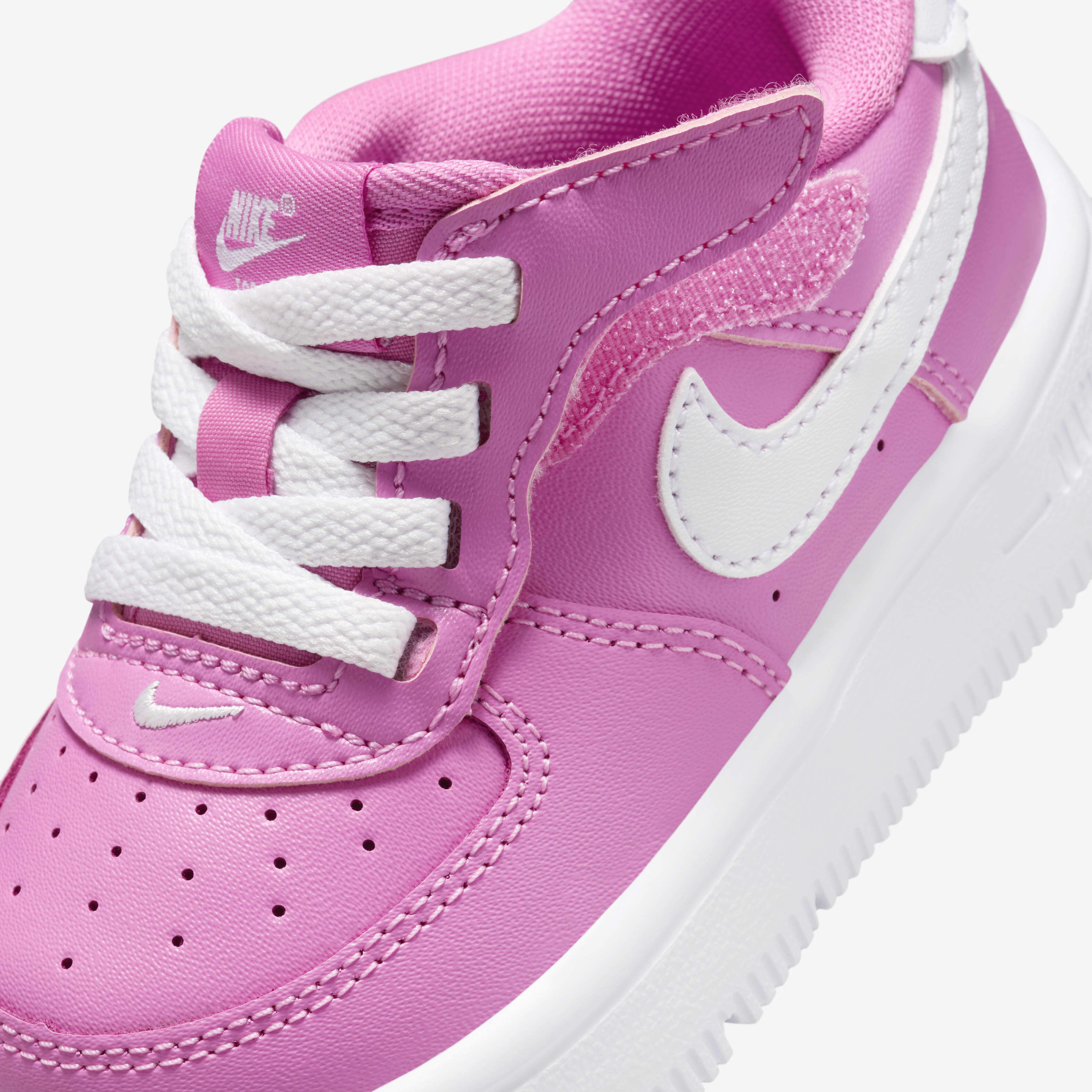 Nike Force 1 Low EasyOn image number 6