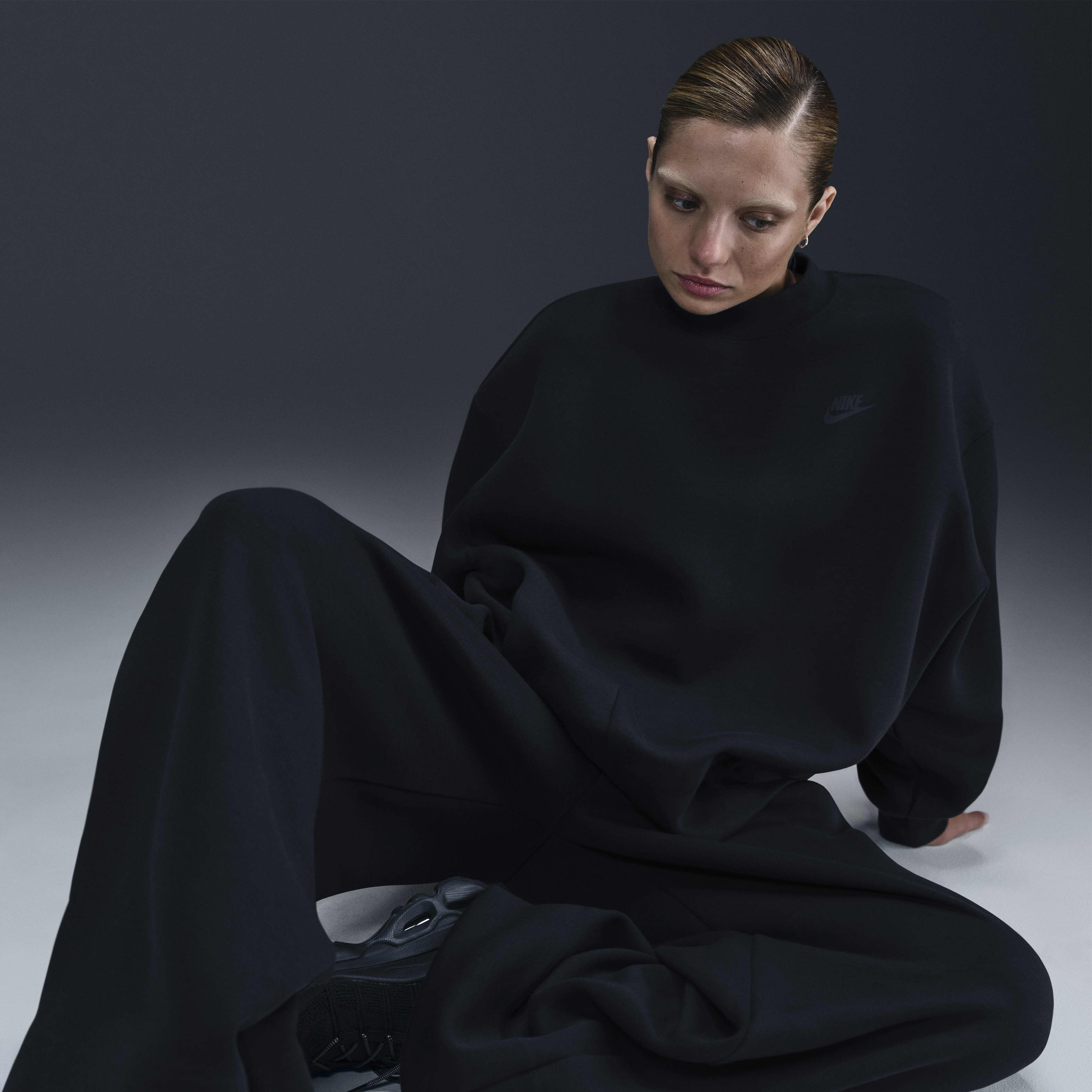 Nike sportswear tech fleece women's crew store