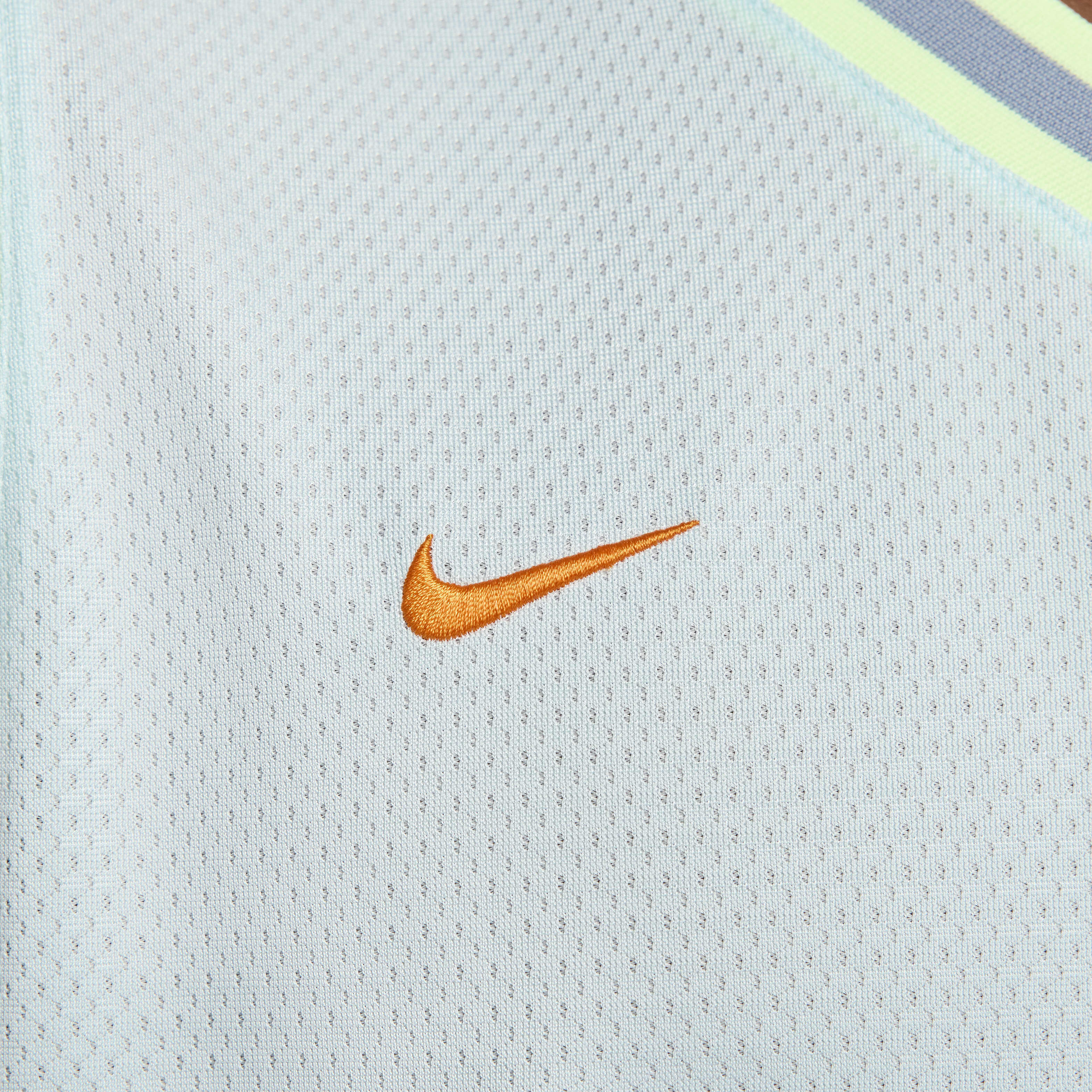 Nike DNA image number 3