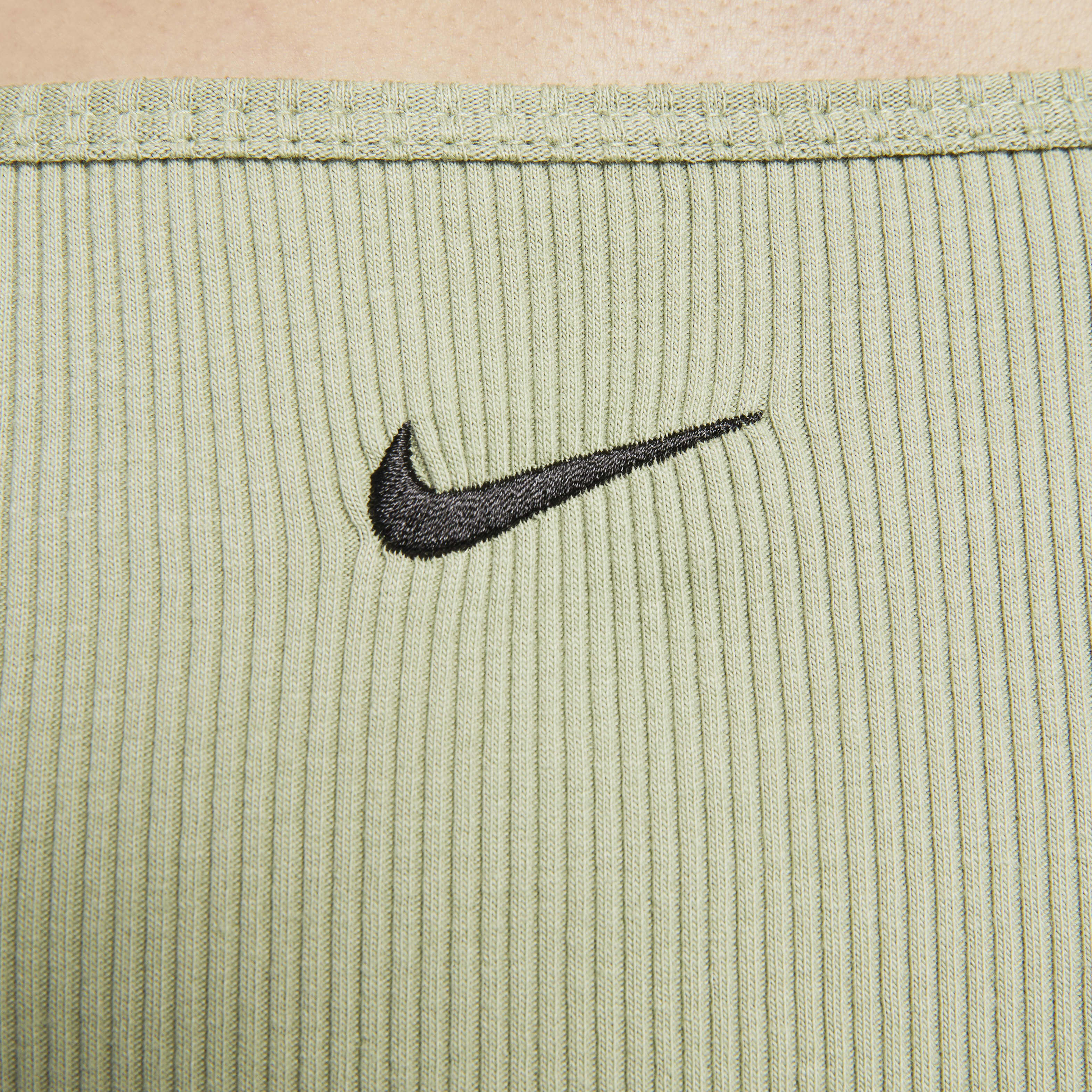 Nike Sportswear Essential image number 3