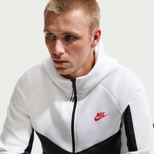 Nike Tech