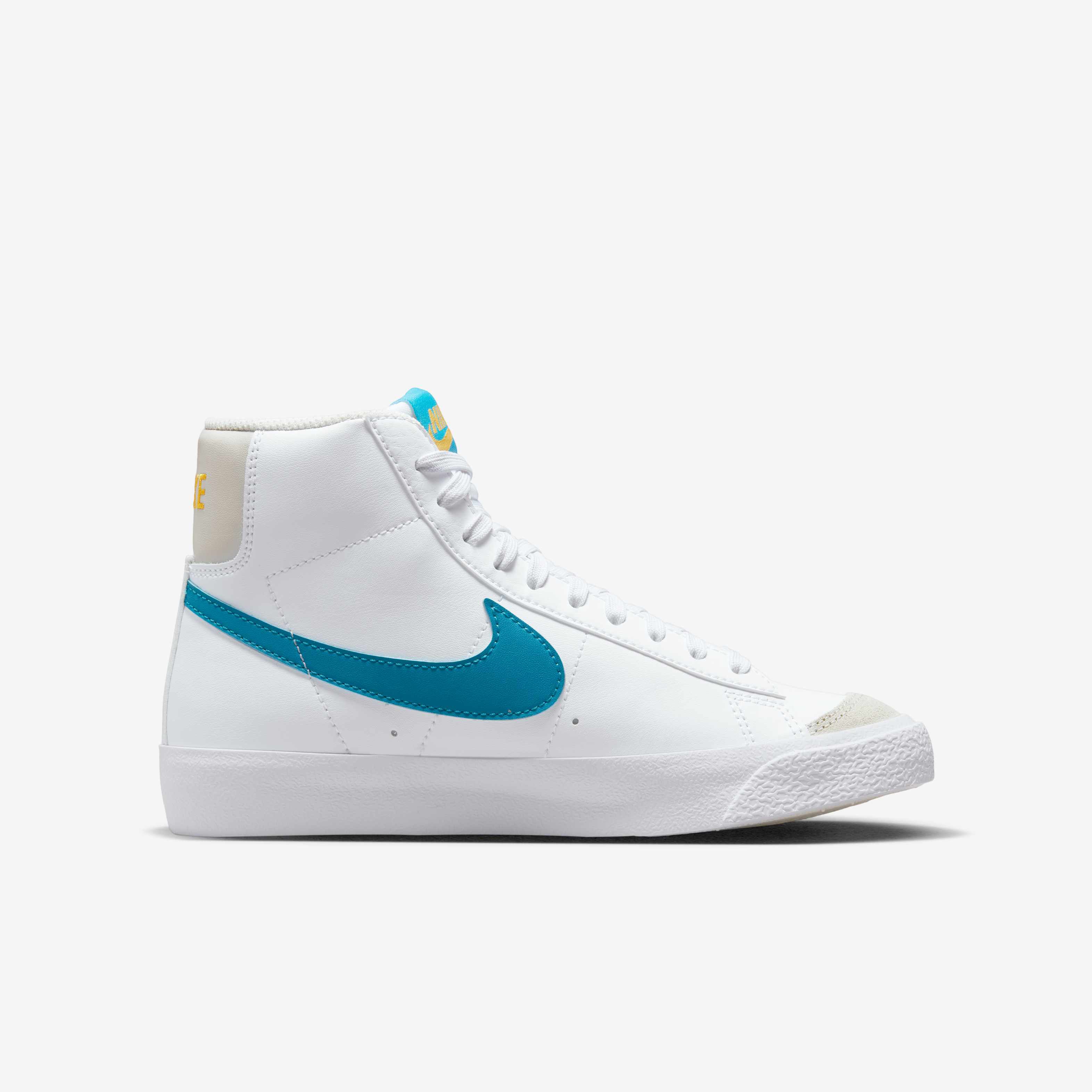 Nike Blazer Mid '77 image number 2