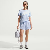 نايكي سبورتسوير اسينشالز