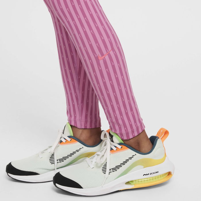 Nike One image number 3 Nike One image number 3