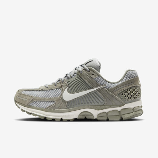 Men Co-ords Set Looks-Nike, Nike Zoom Vomero 5, Men's Shoes
