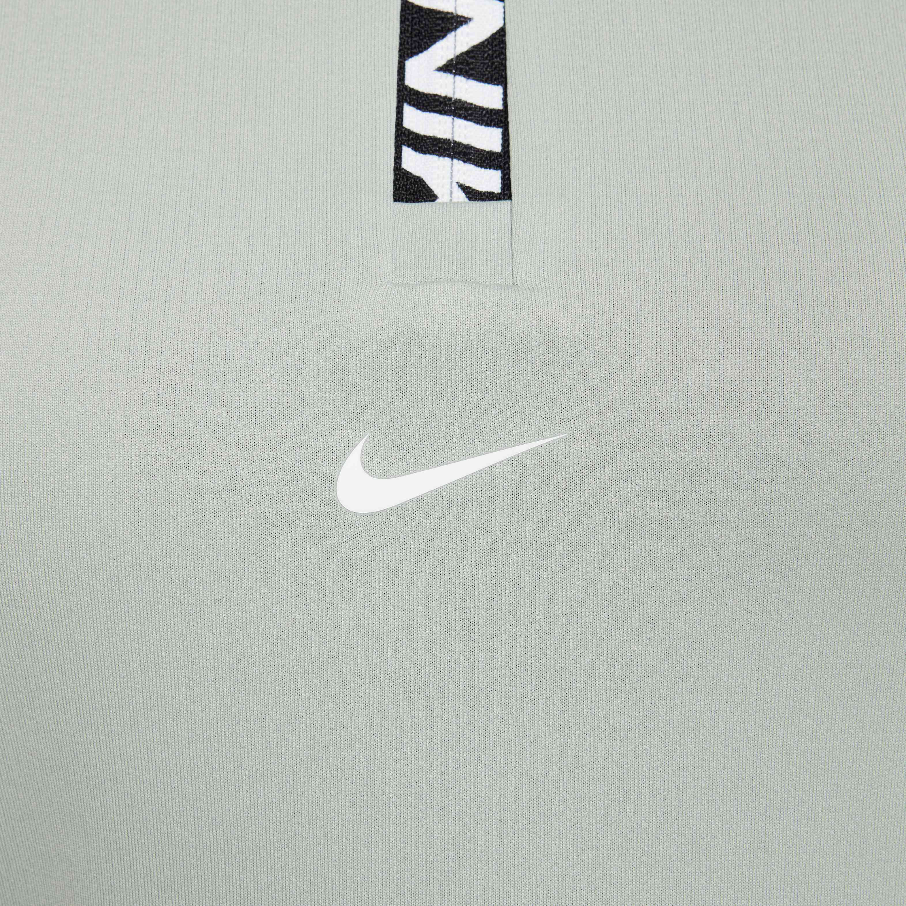 Nike Pro image number 3