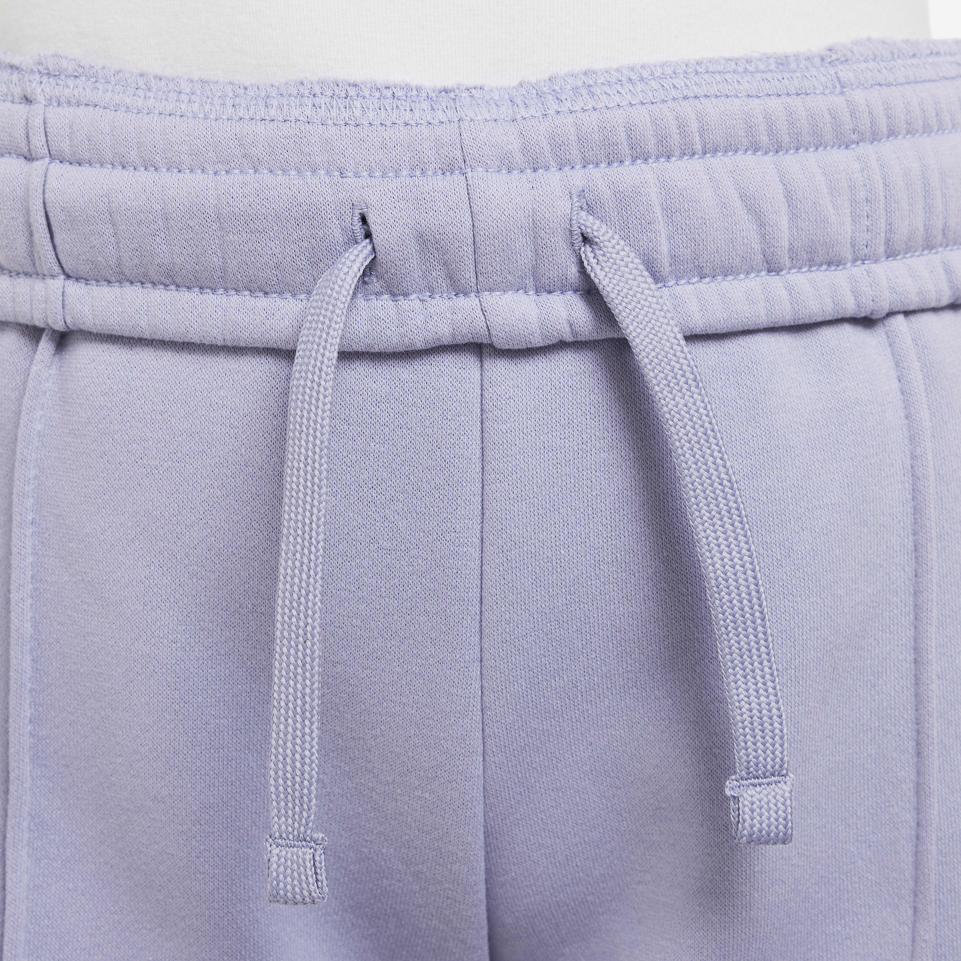 Nike Sportswear Trend image number 2