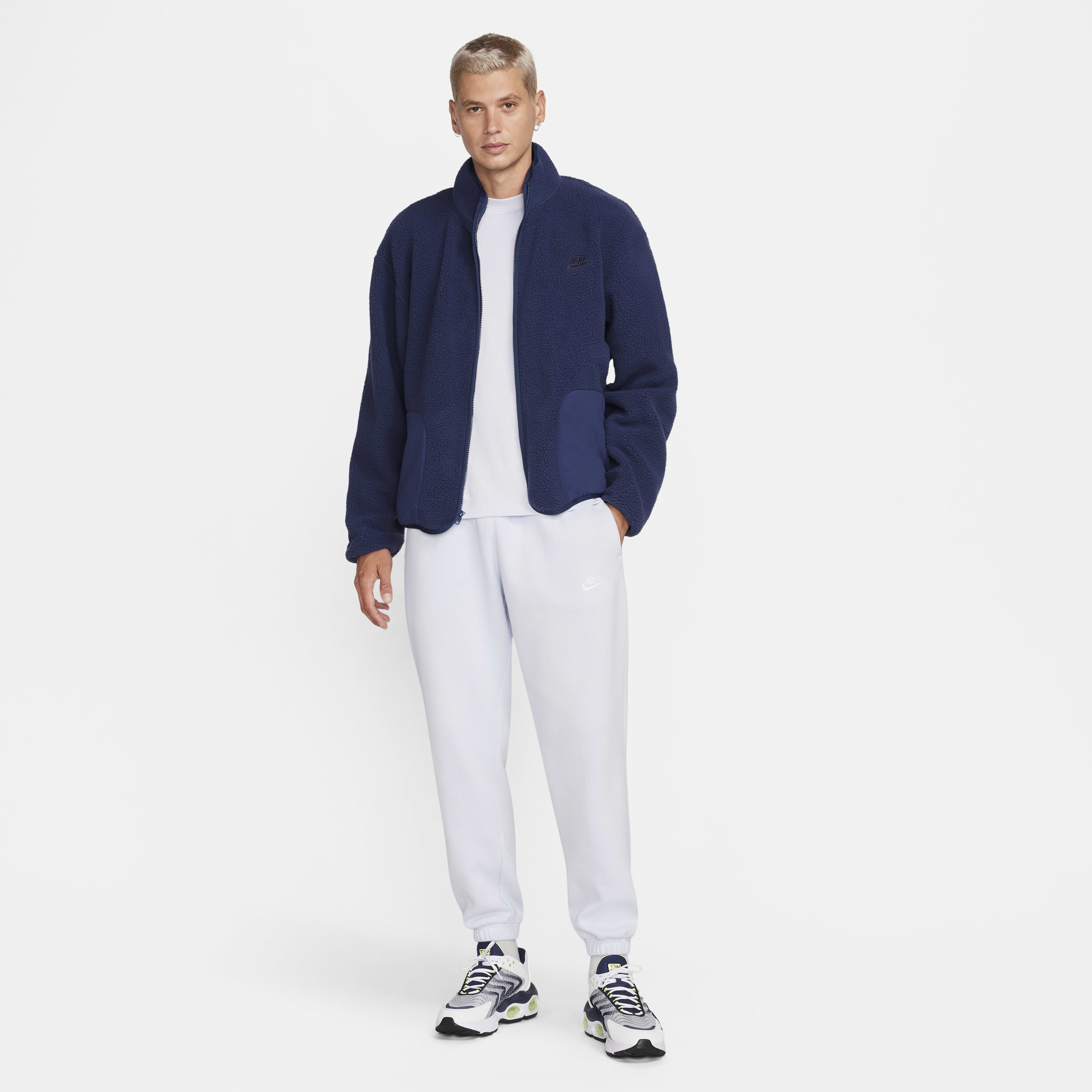 Sportswear Club Tee image number 4