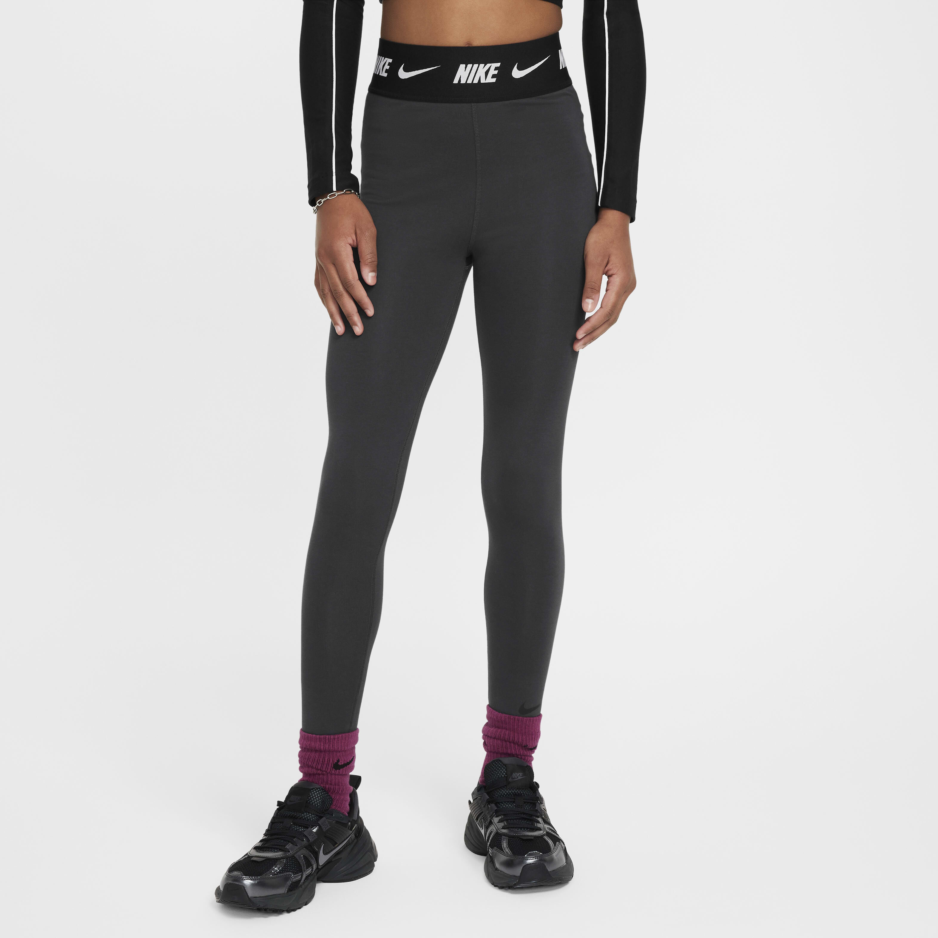 Nike Sportswear Favourites image number 0