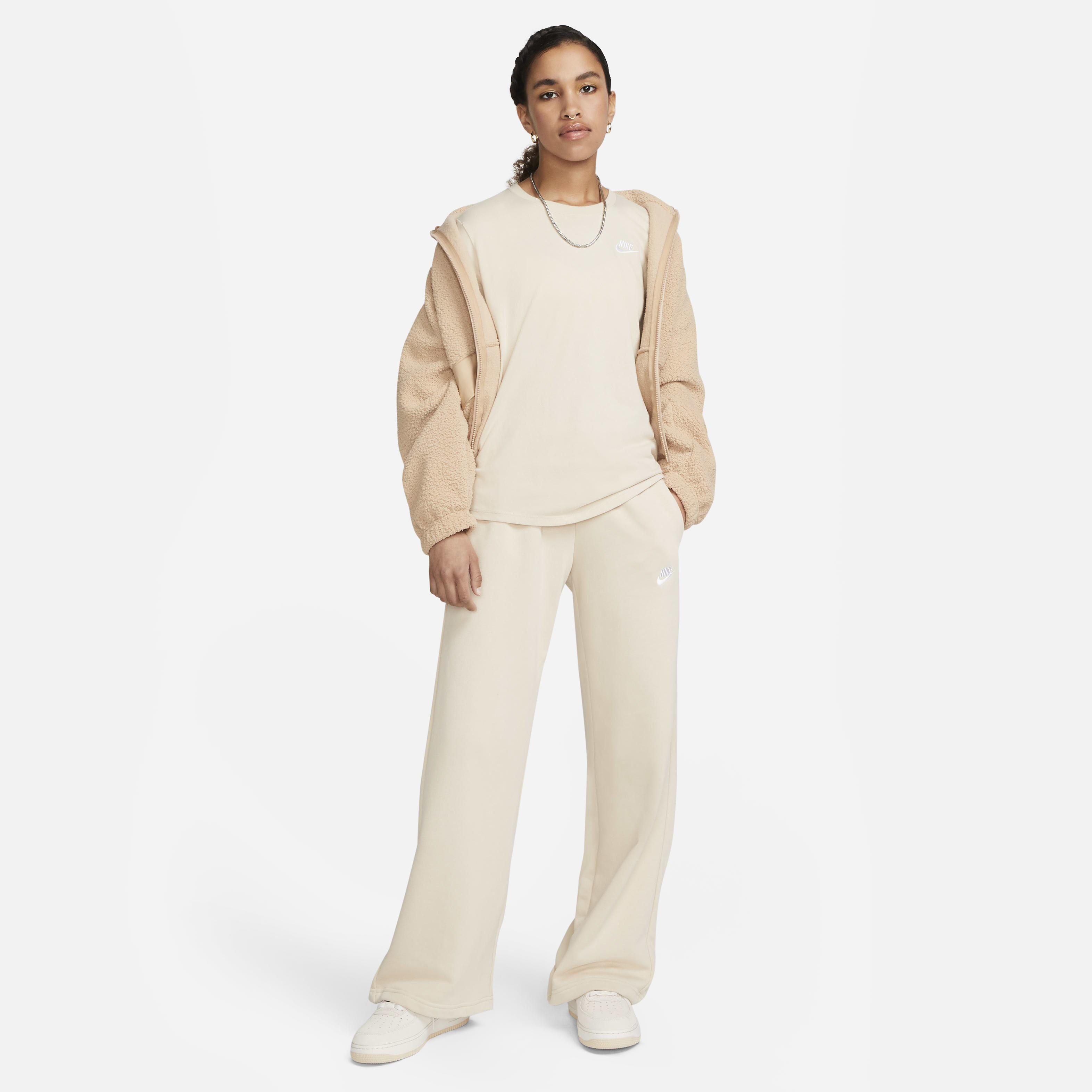 نايكي سبورتسوير كلوب ايسنشالز image number 4