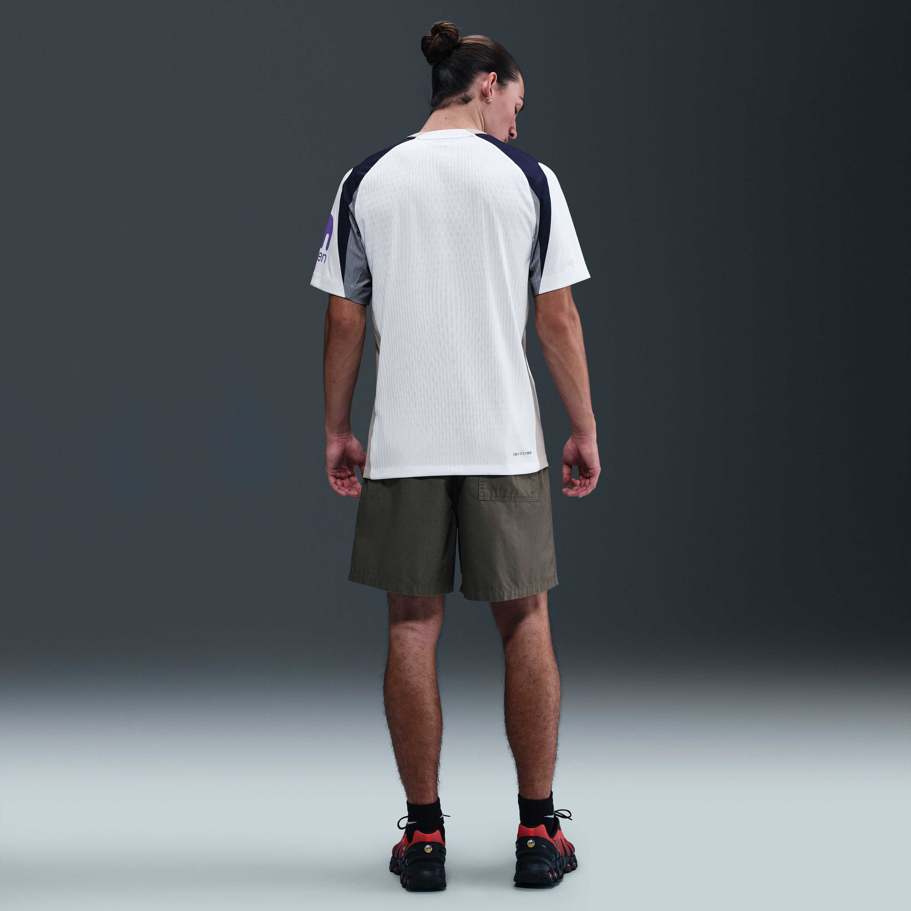 توتنهام هوتسبير 2025/26 ماتش الأساسي image number 4