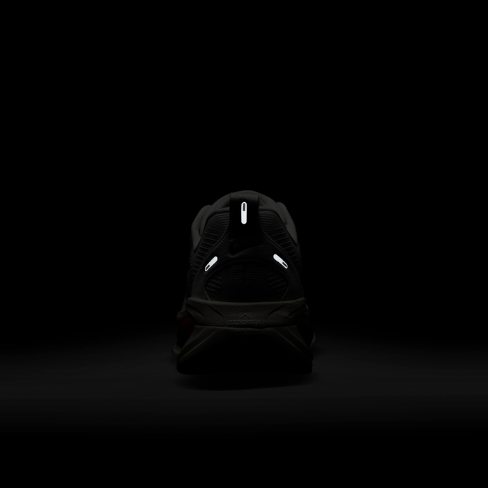 Nike Vomero 18 image number 8 Nike Vomero 18 image number 8
