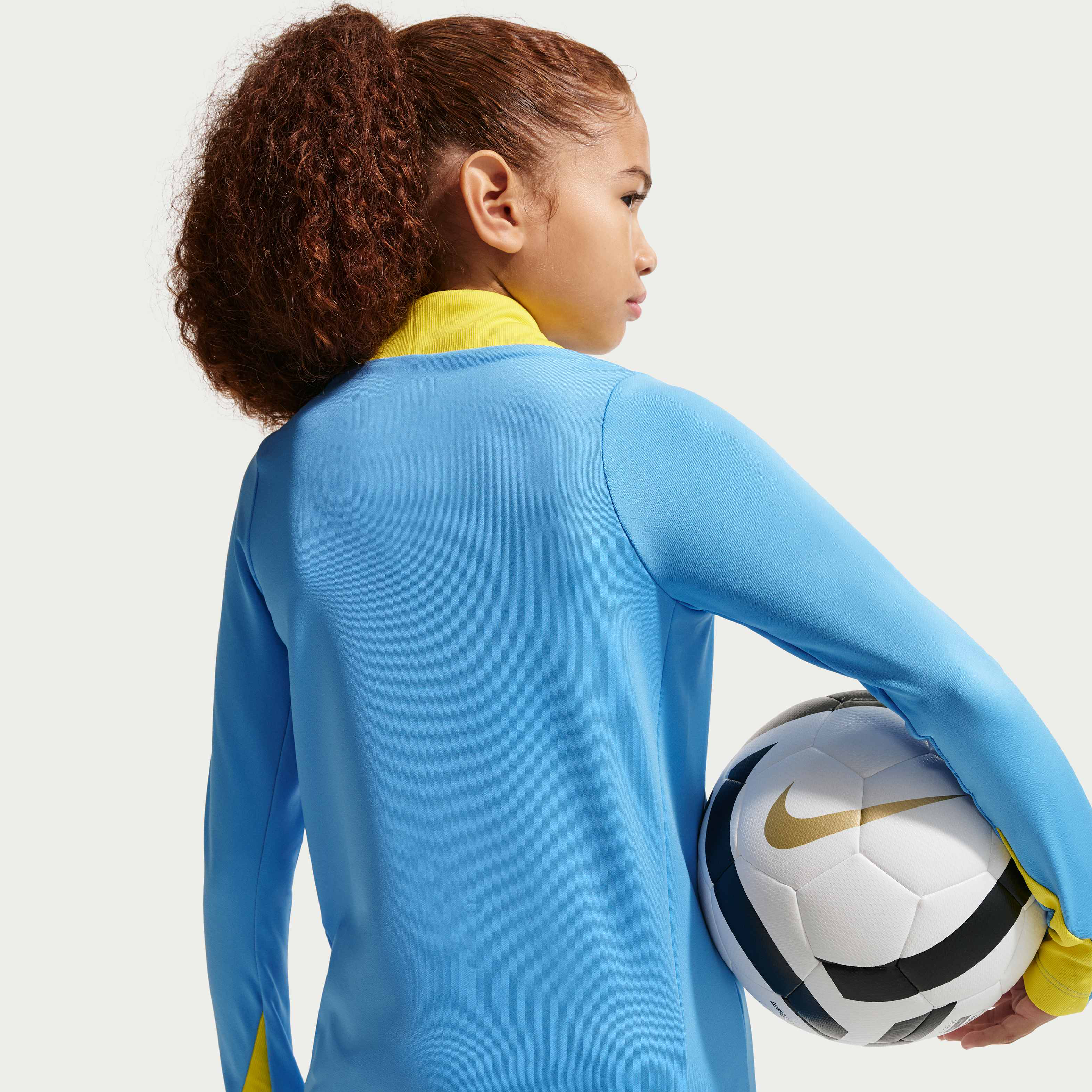 برشلونة سترايك البديل image number 3