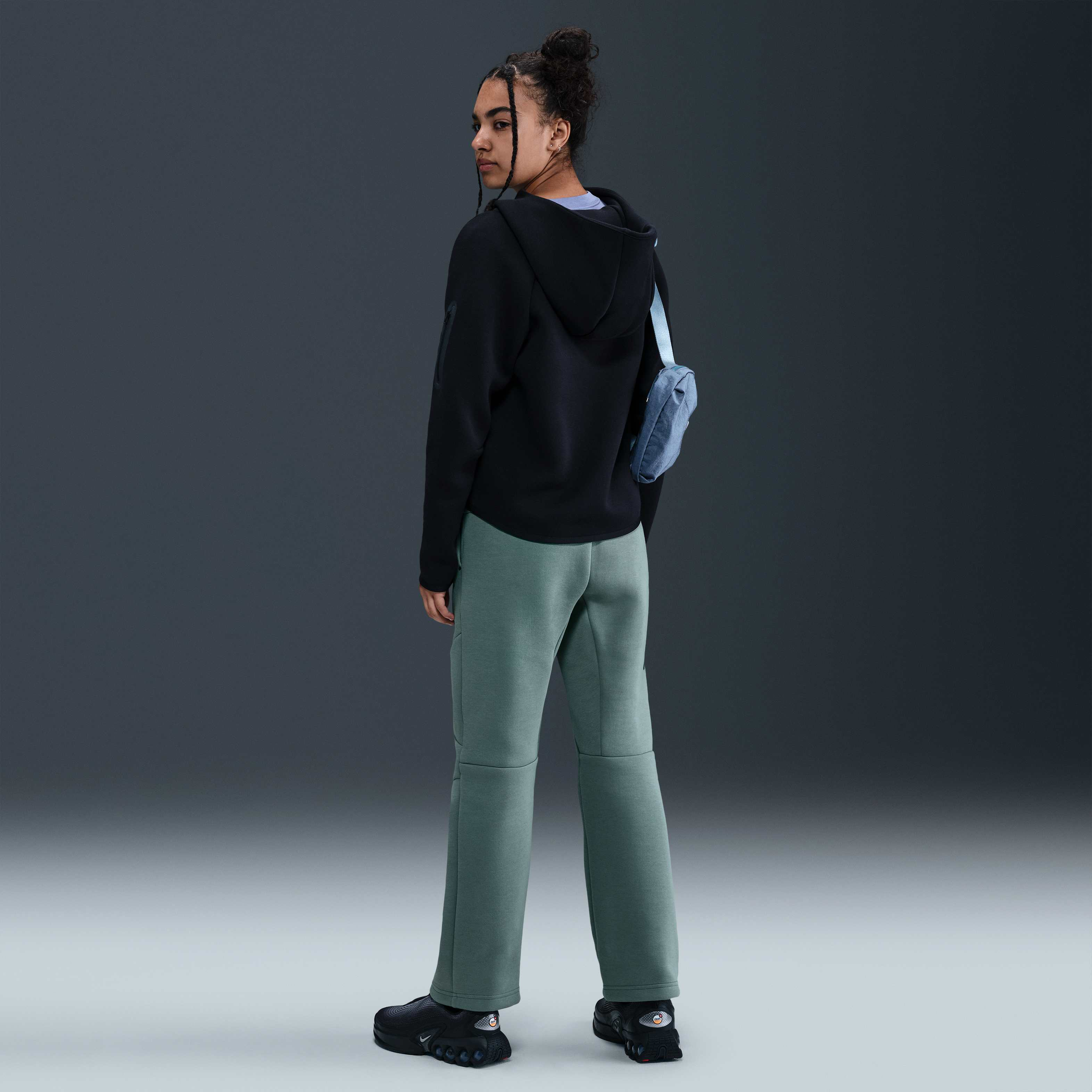 نايكي سبورتسوير تك فليس image number 6