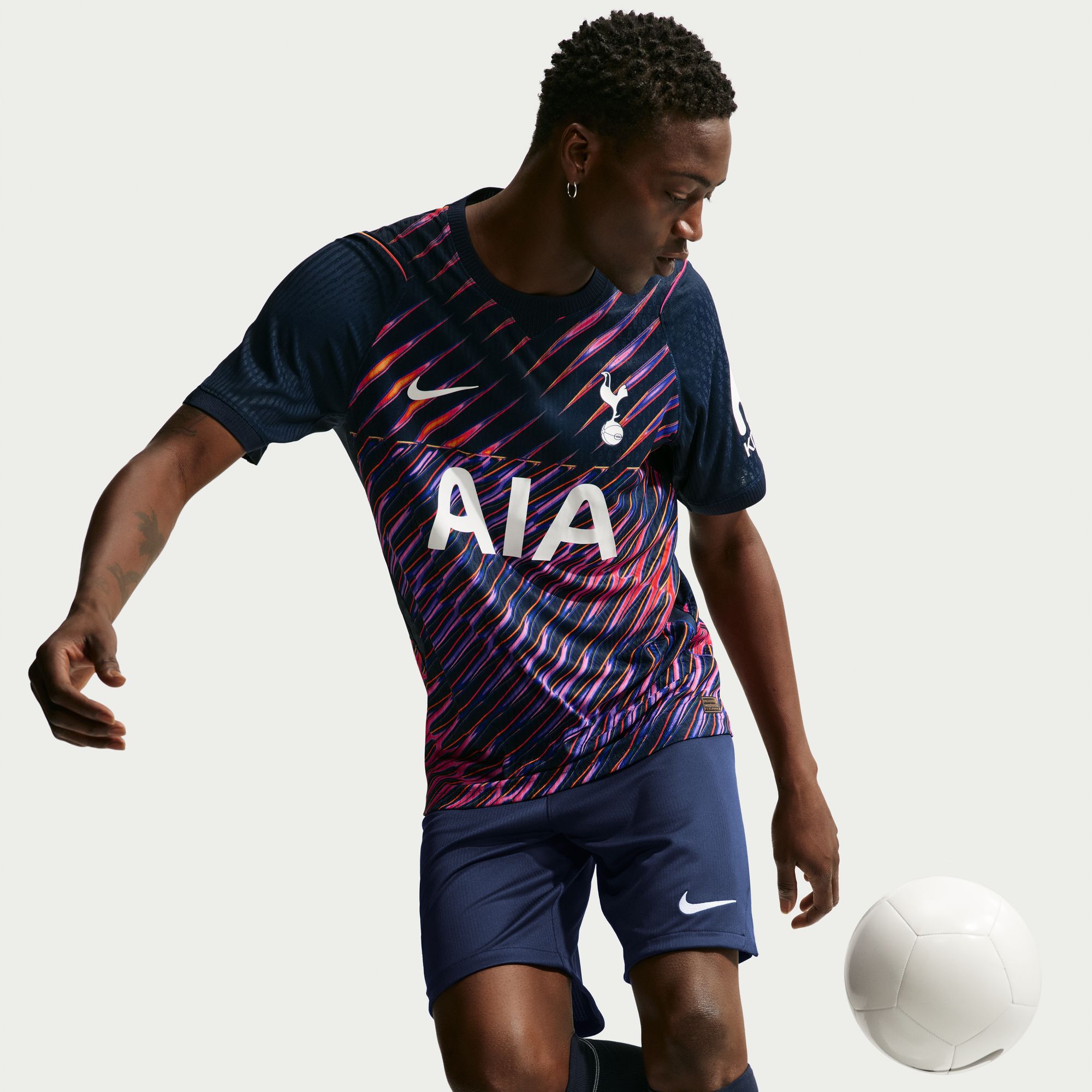 Tottenham Hotspur 2026/27 Stadium Away image number 4
