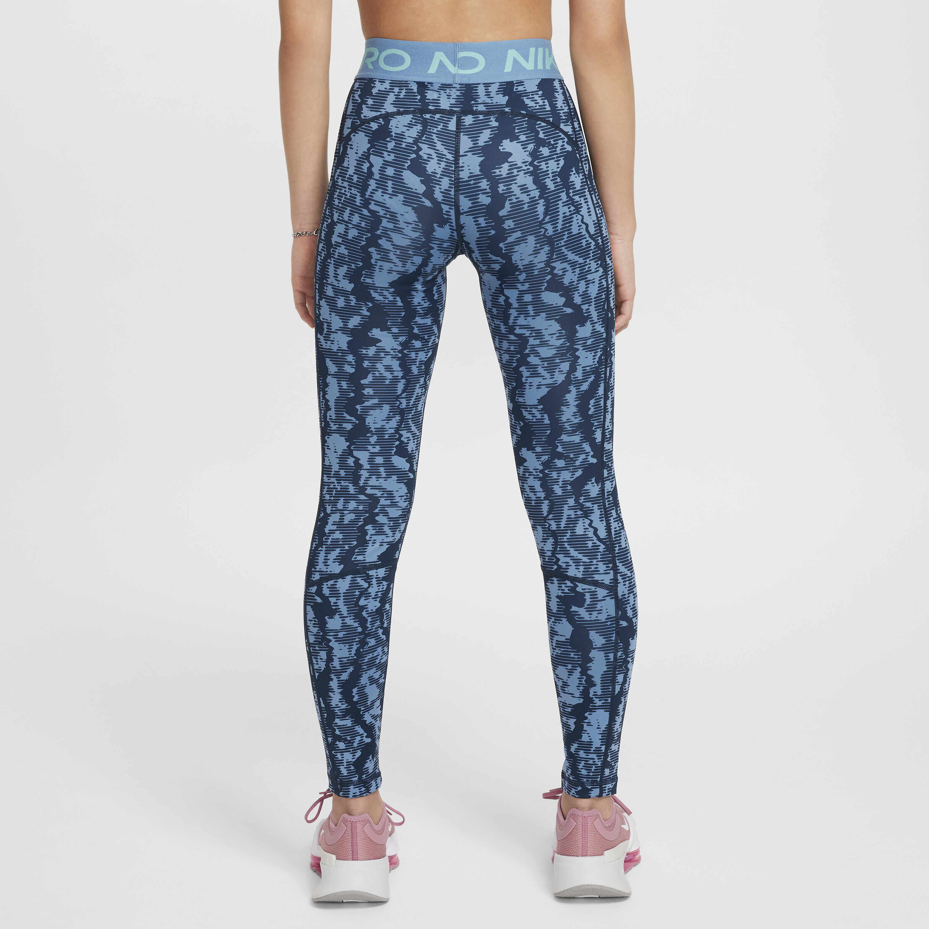 Nike Pro image number 1