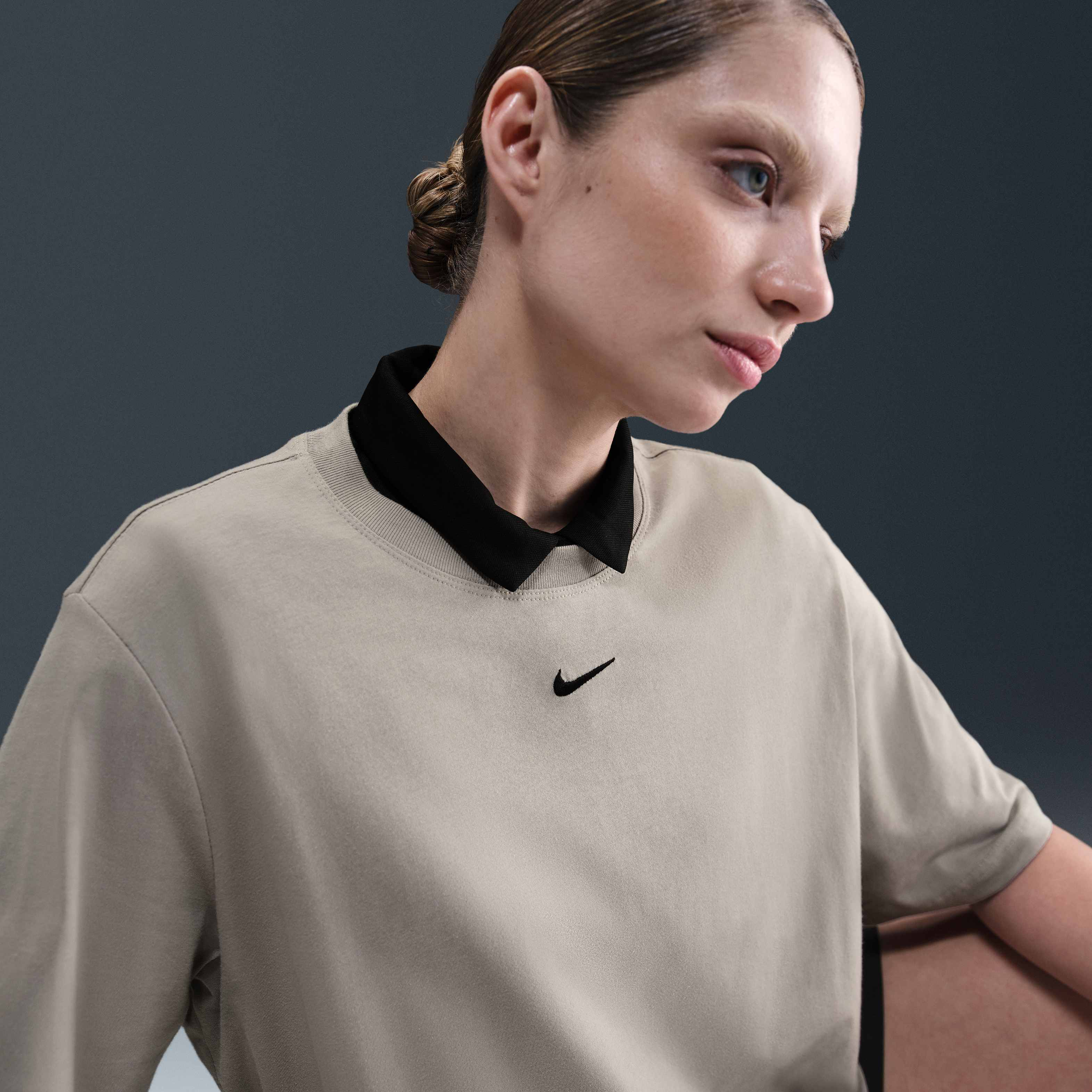 Nike Sportswear Essential image number 2