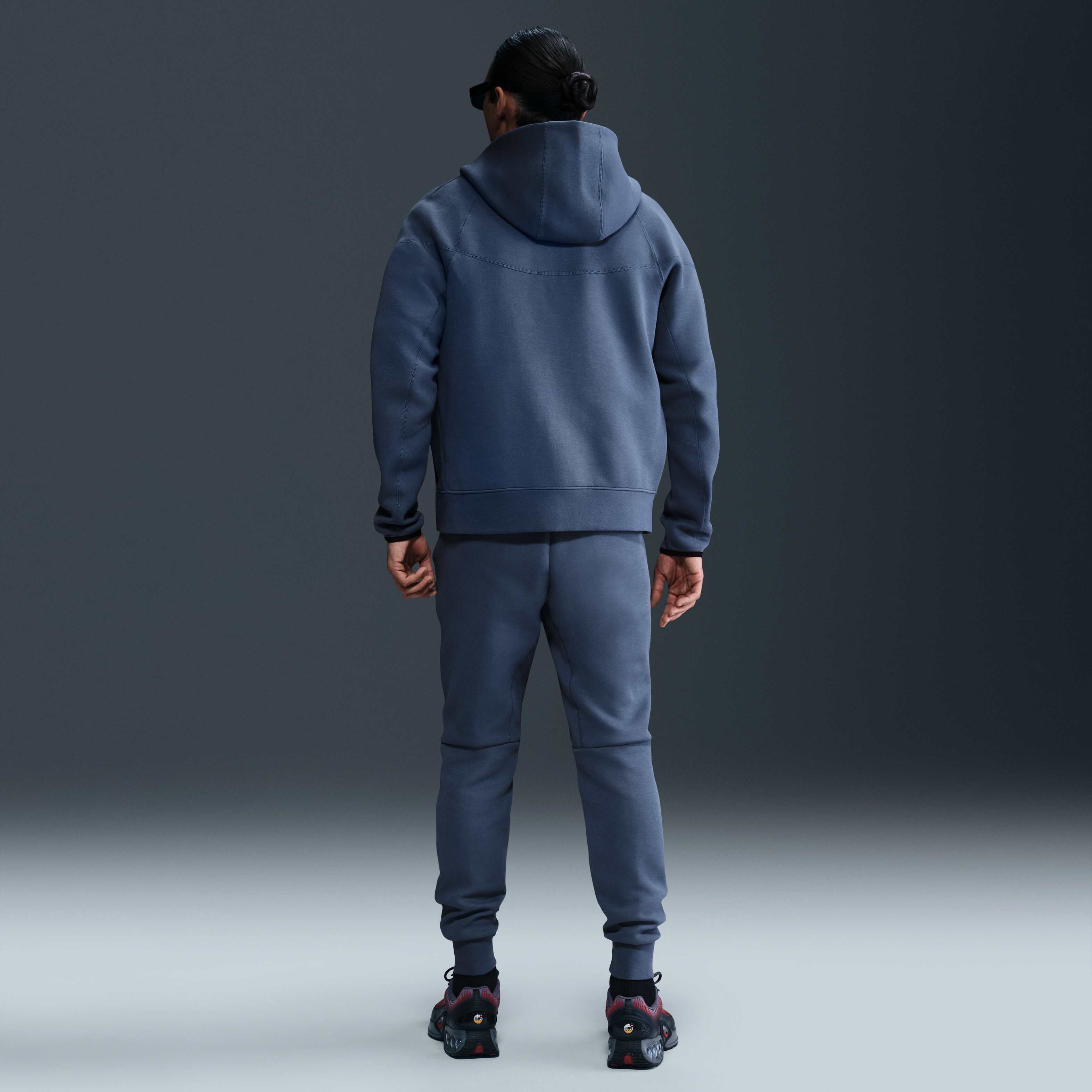 Paris Saint-Germain Tech image number 3