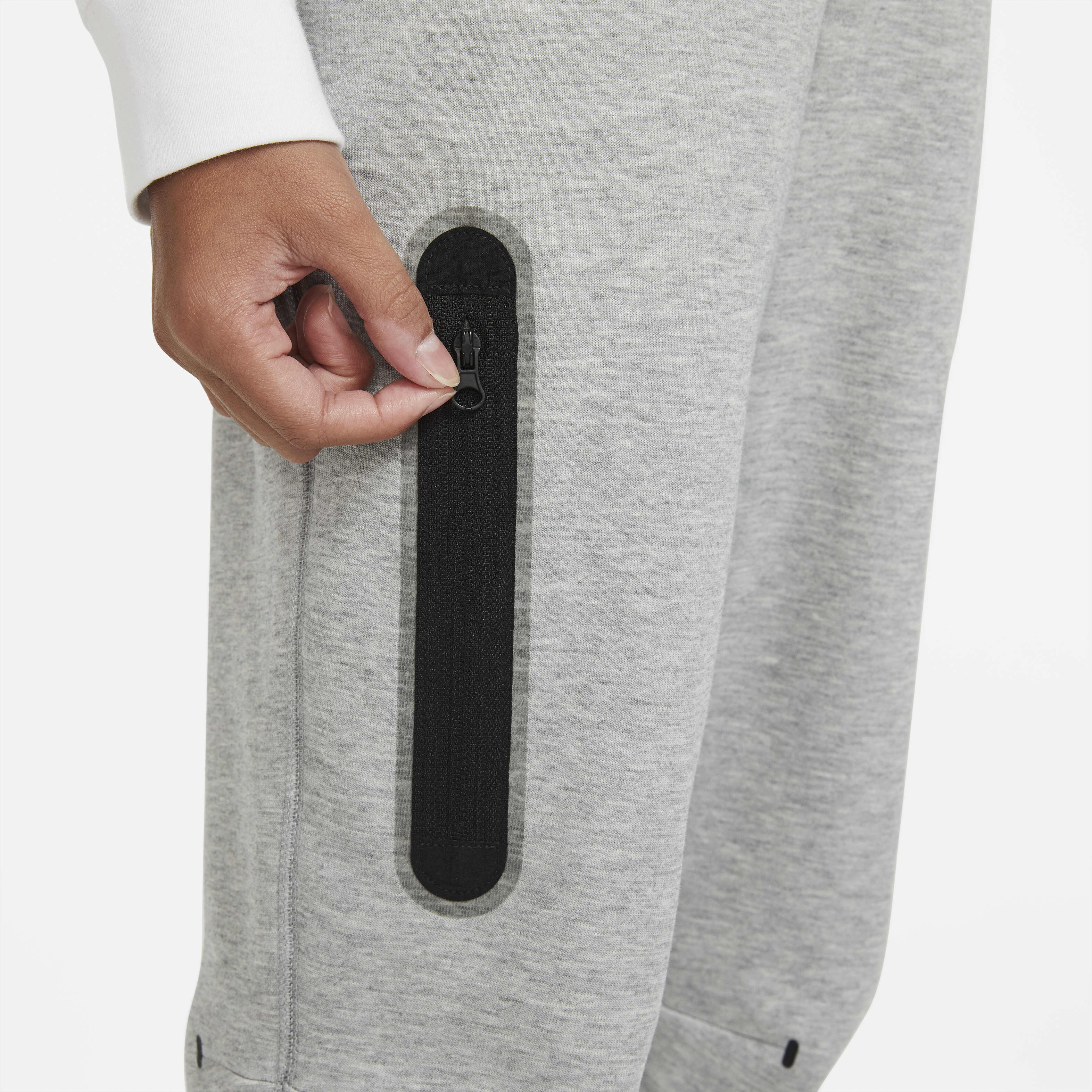 Nike Sportswear Tech Fleece image number 4