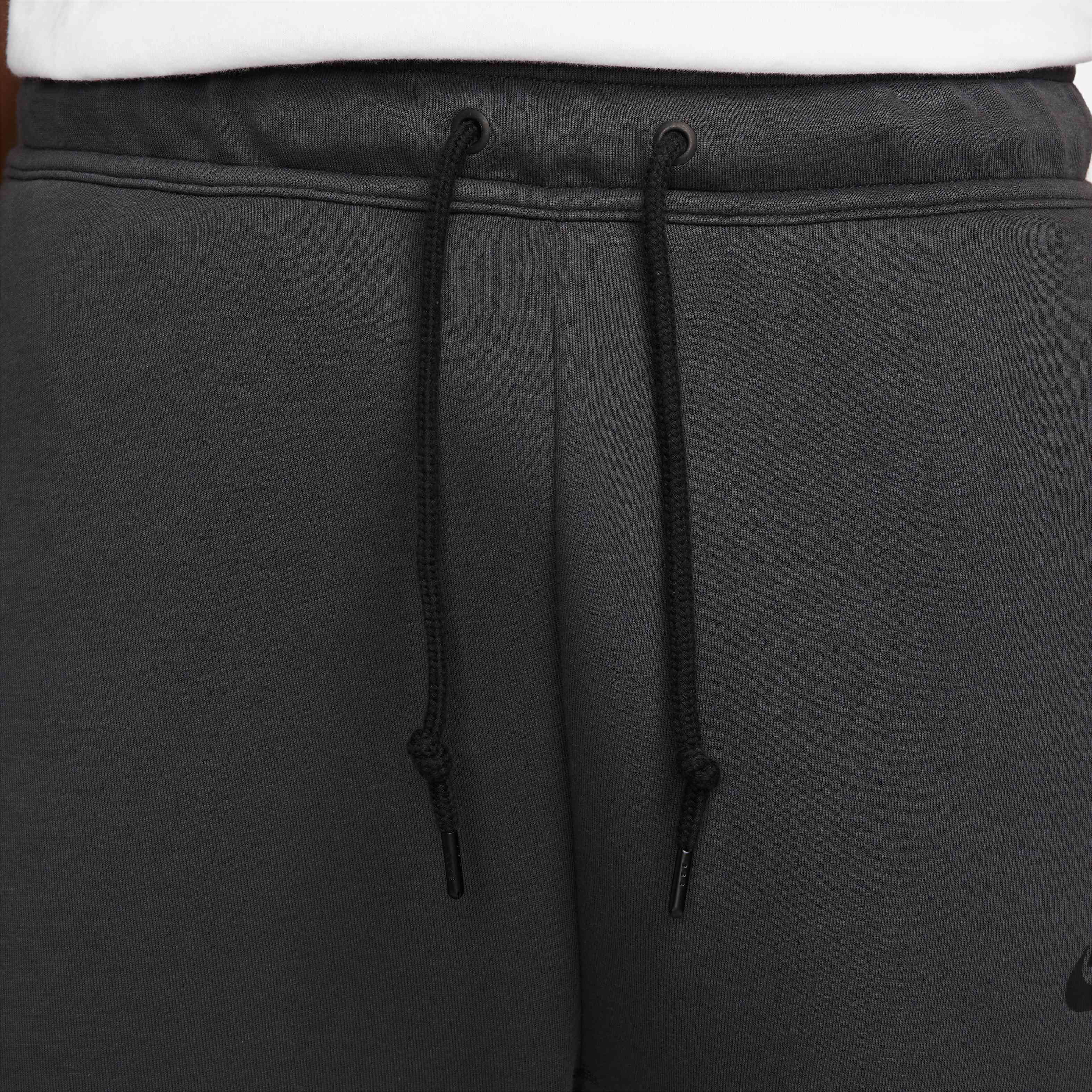 Nike Sportswear Tech Fleece image number 3