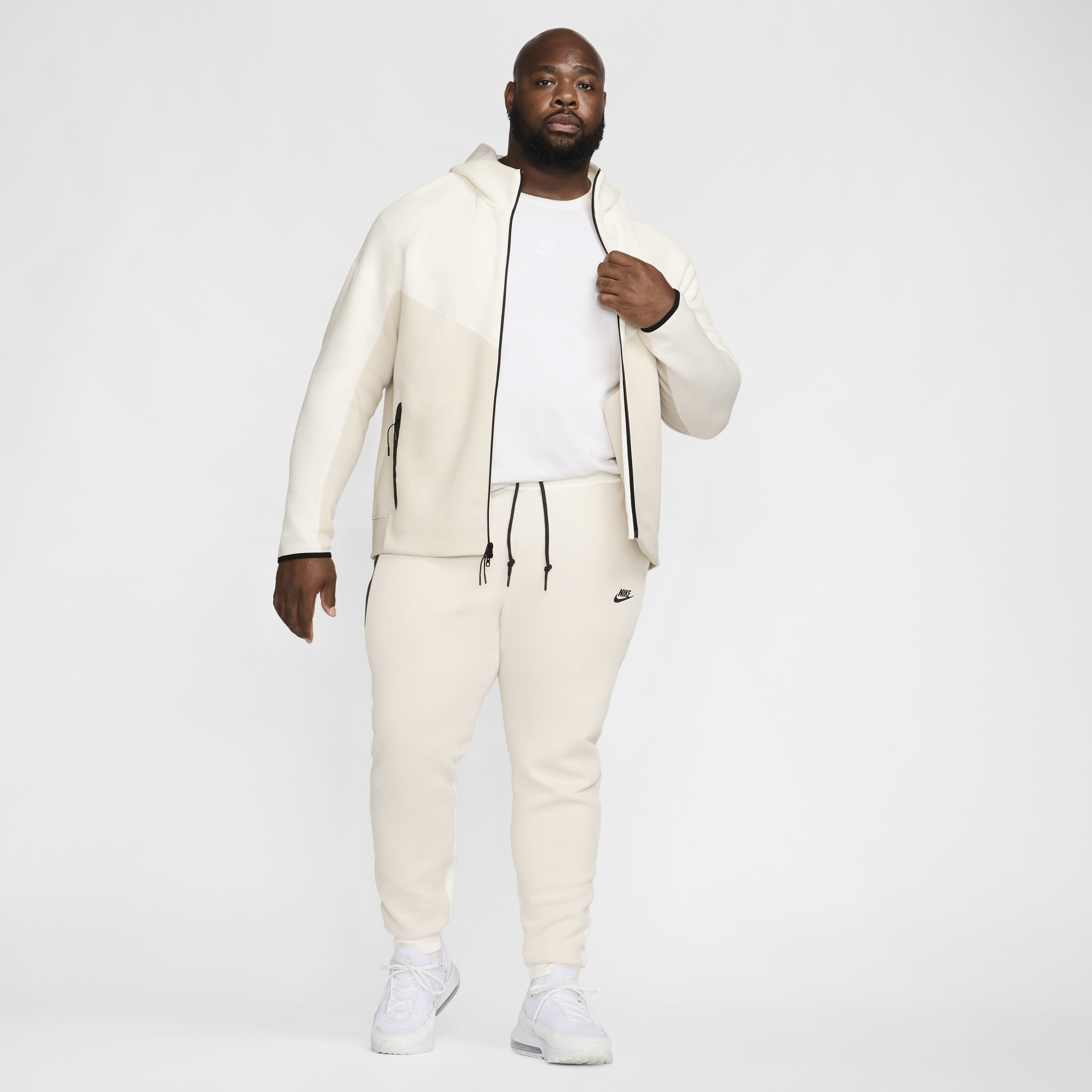 All white nike tech sweatsuit clearance