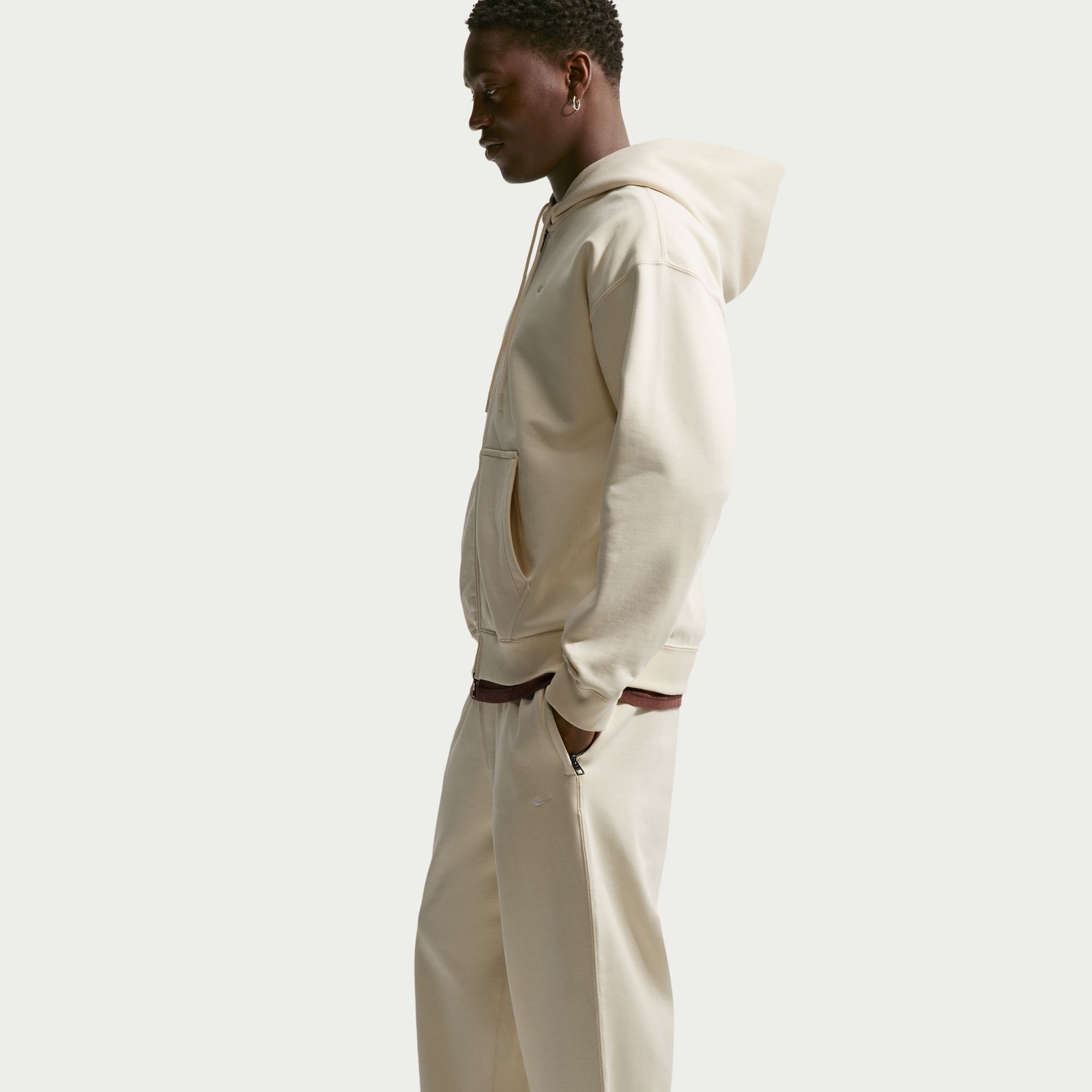 Nike Solo Swoosh image number 4