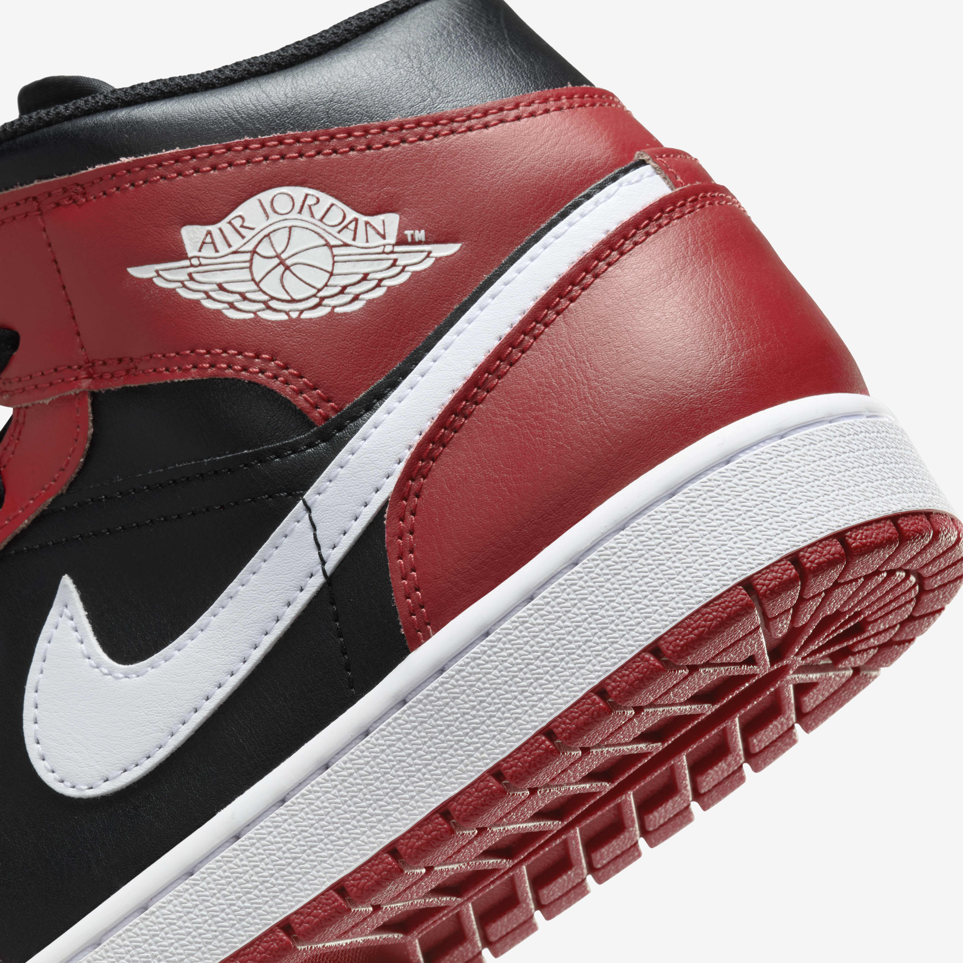 Air Jordan 1 Mid image number 7